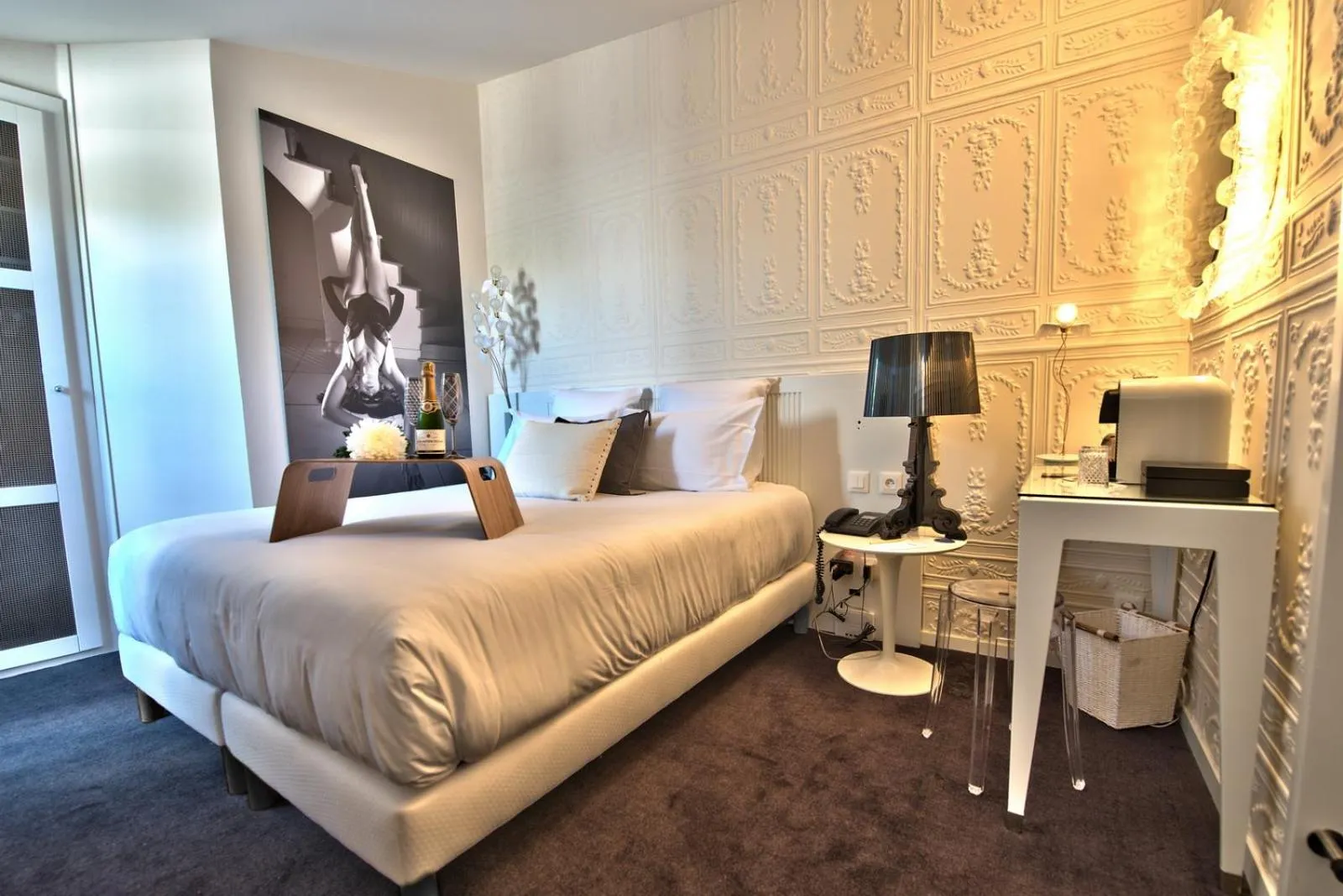 Bed in Hôtel des Beaux-Arts Toulouse