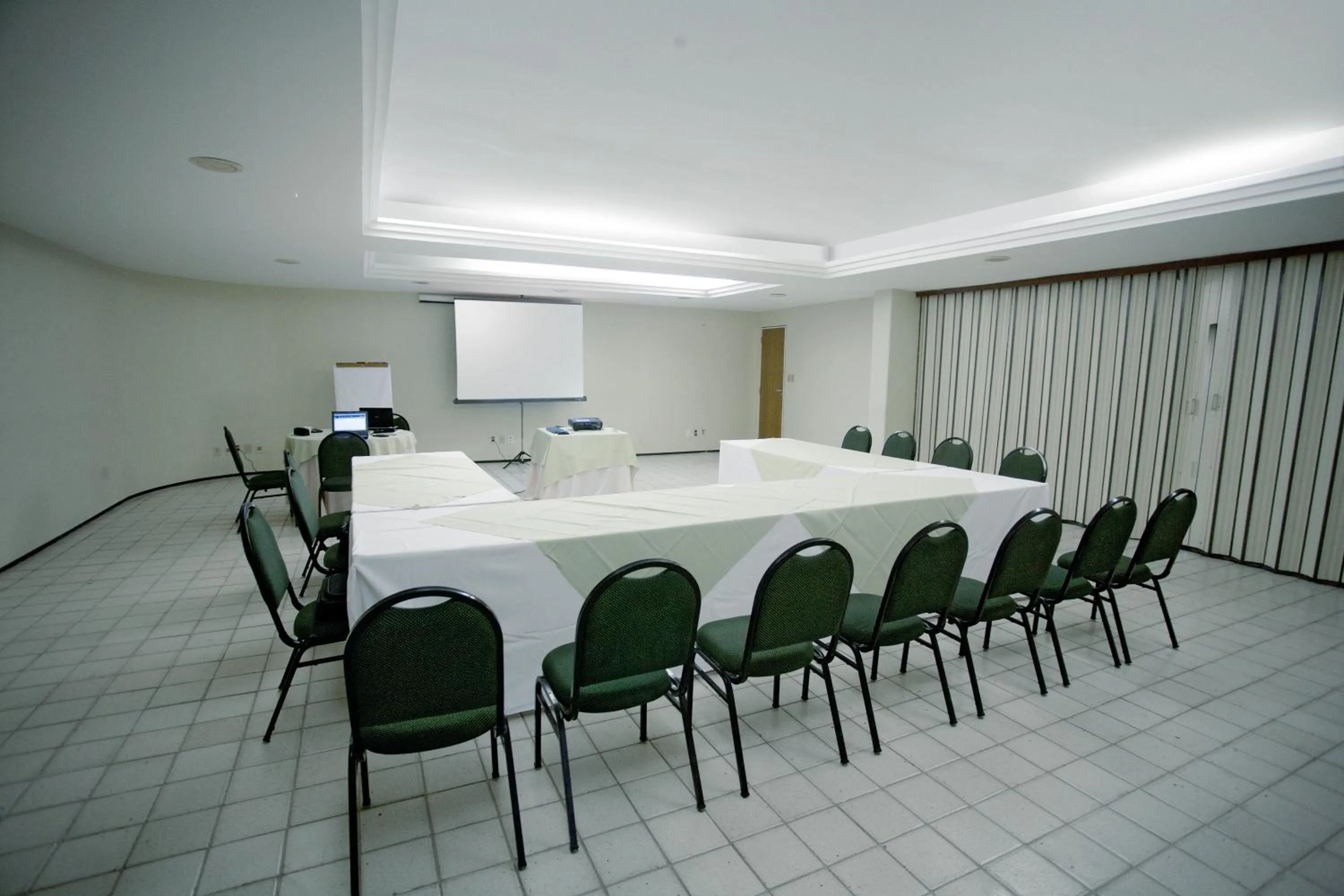 Business facilities in Calhau Praia Hotel