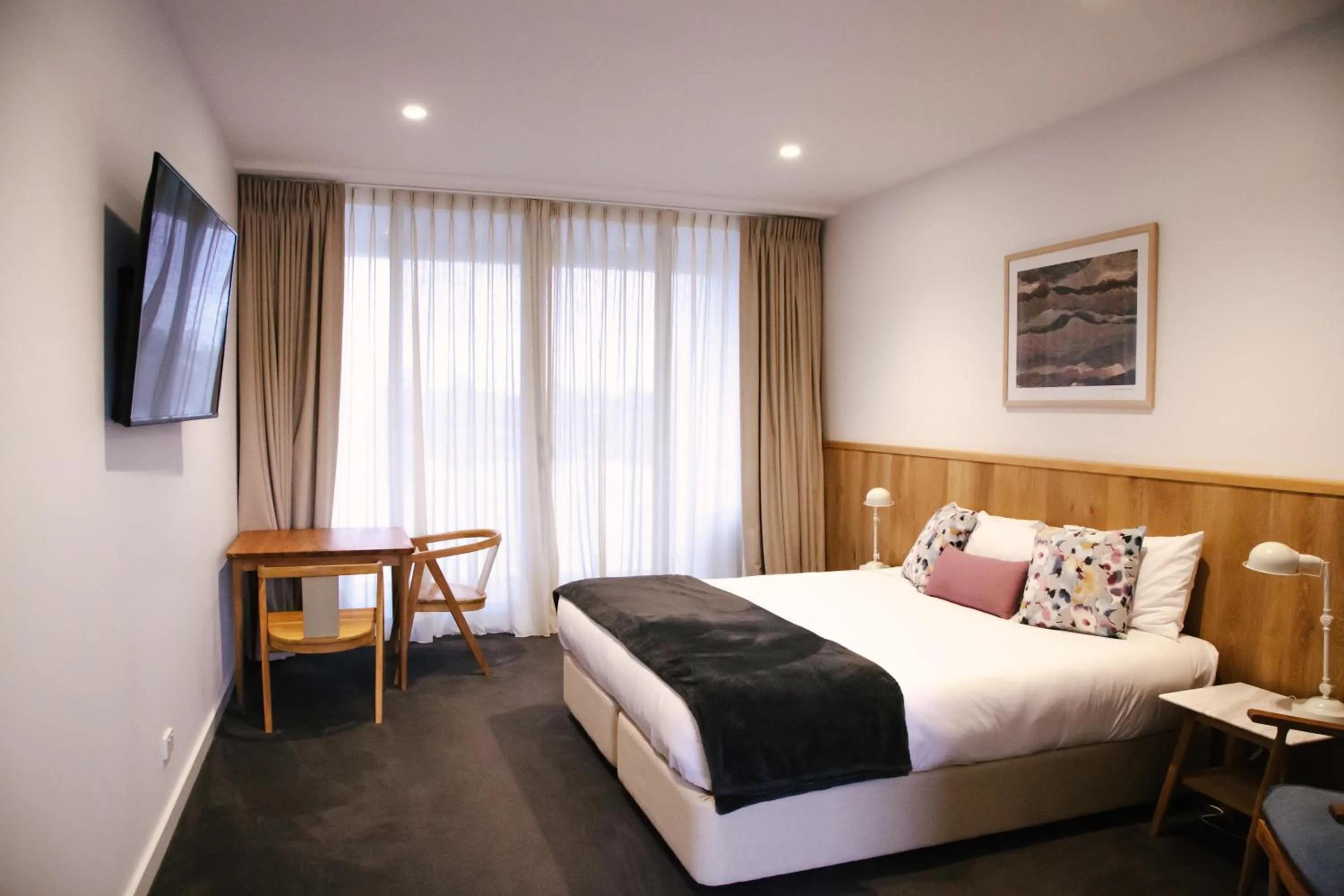 Bed in Nagambie Waterfront Motel