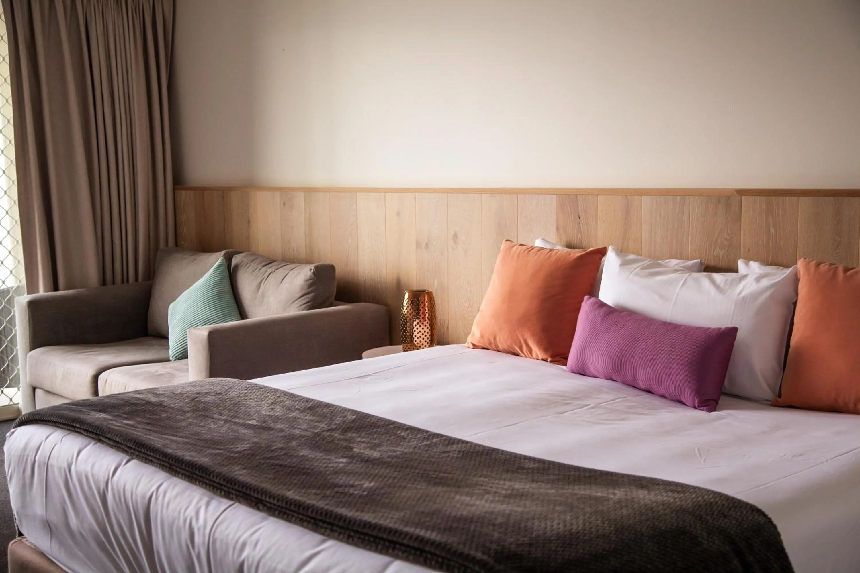 Bed in Nagambie Waterfront Motel