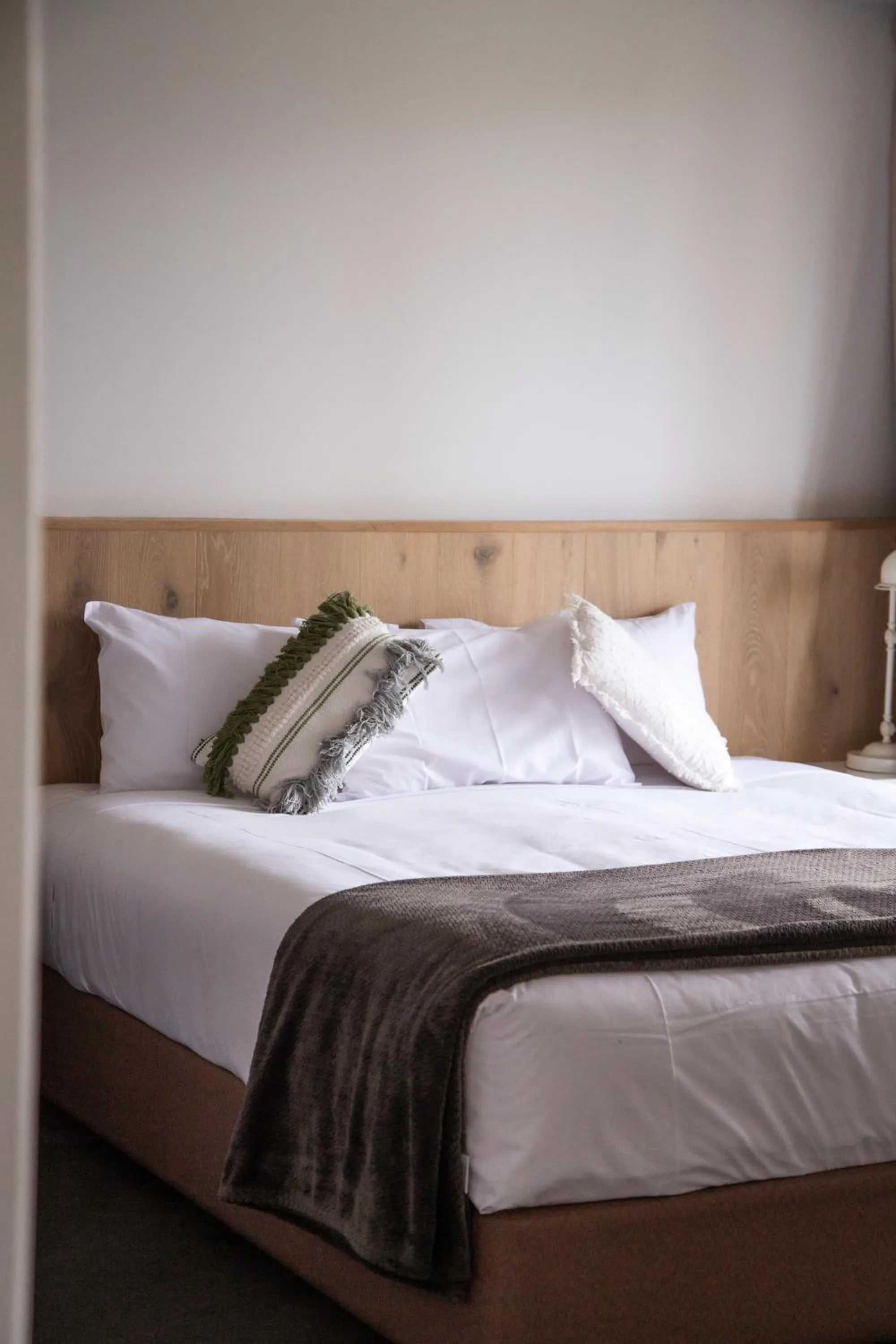 Bed in Nagambie Waterfront Motel