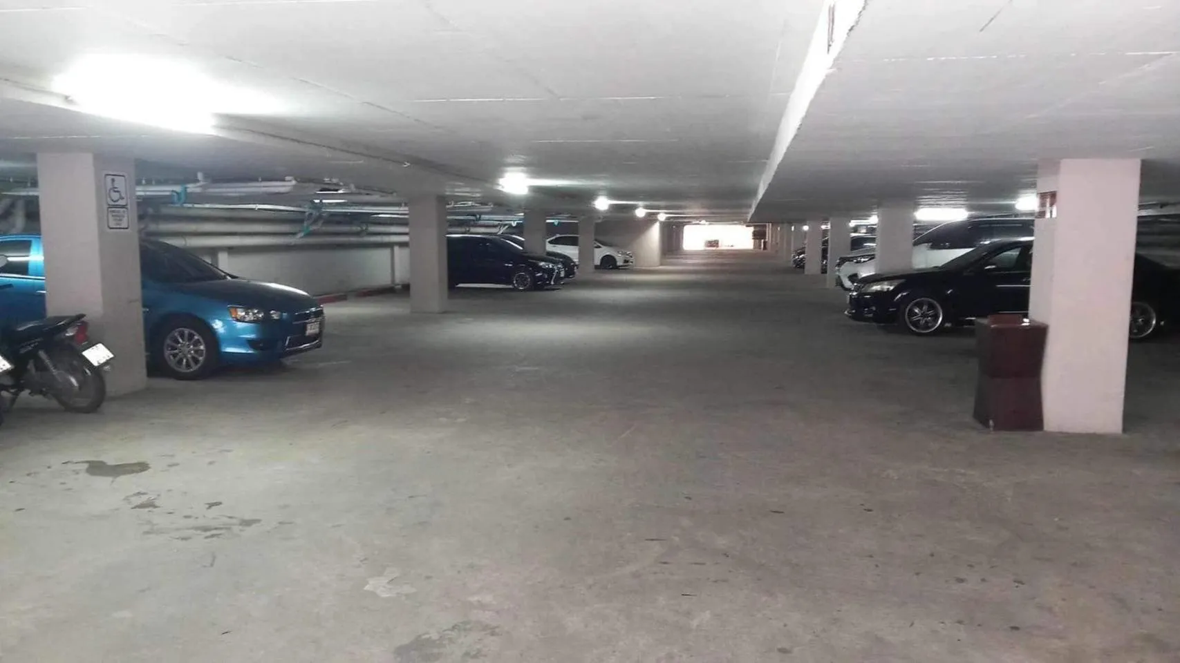 Parking in Tara Mantra Cha-Am Resort