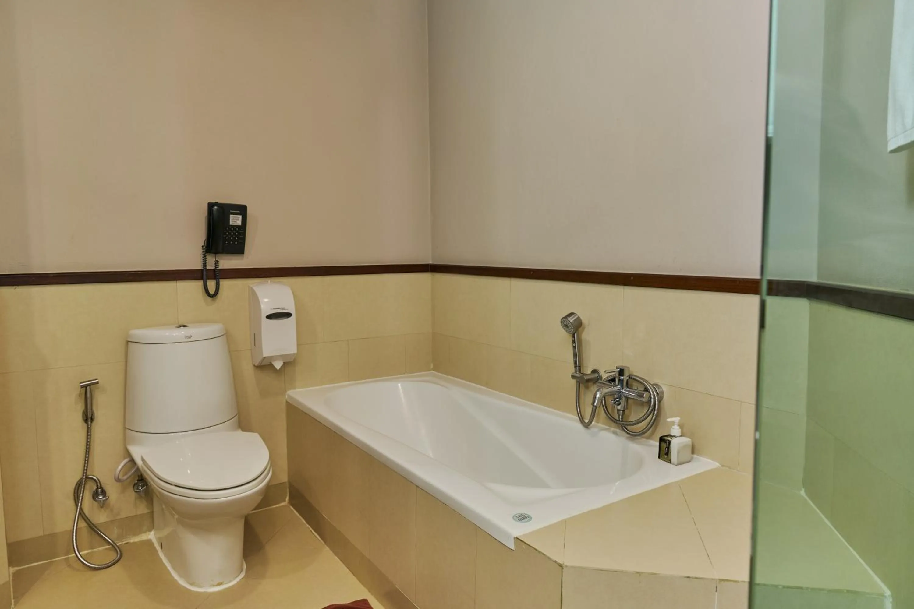 Bath in Tara Mantra Cha-Am Resort