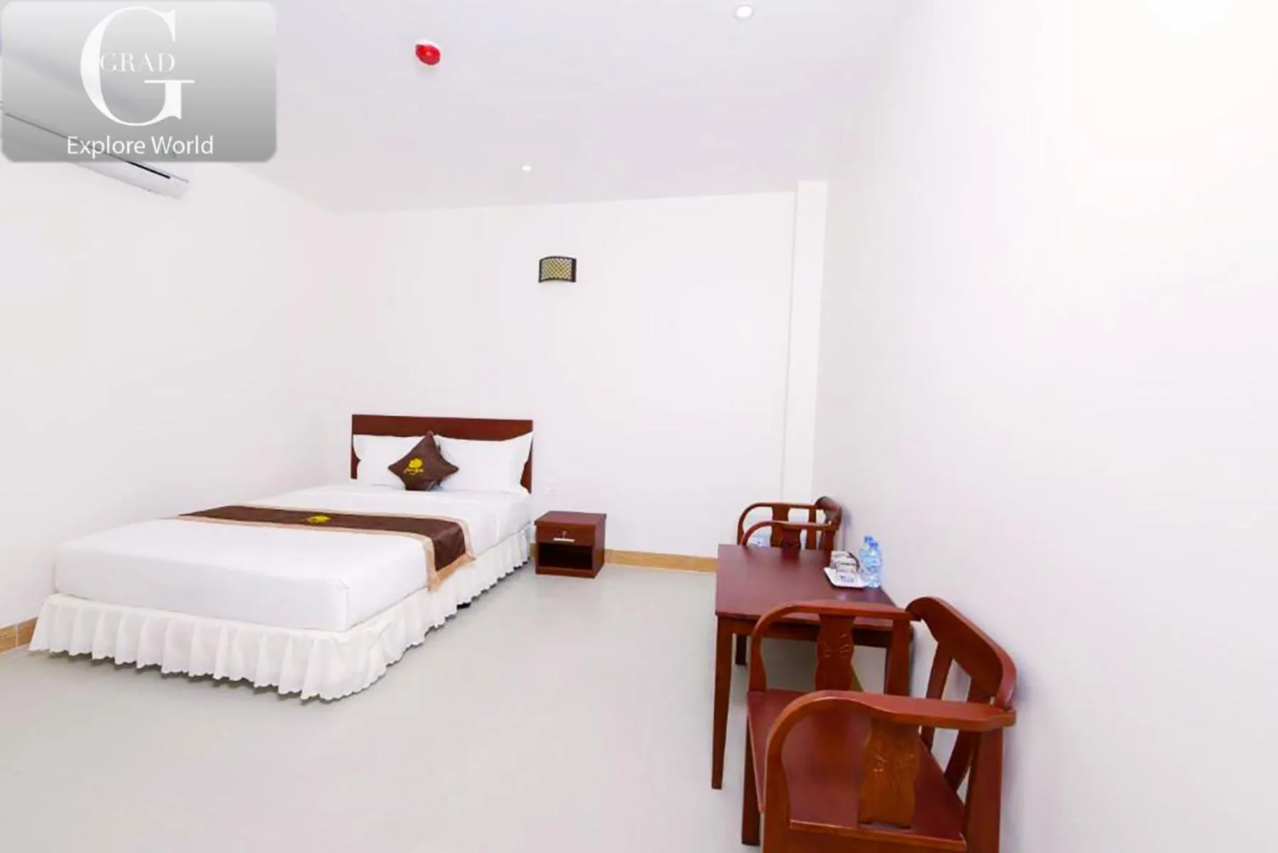 Bed in Bong Sen Xanh Hotel