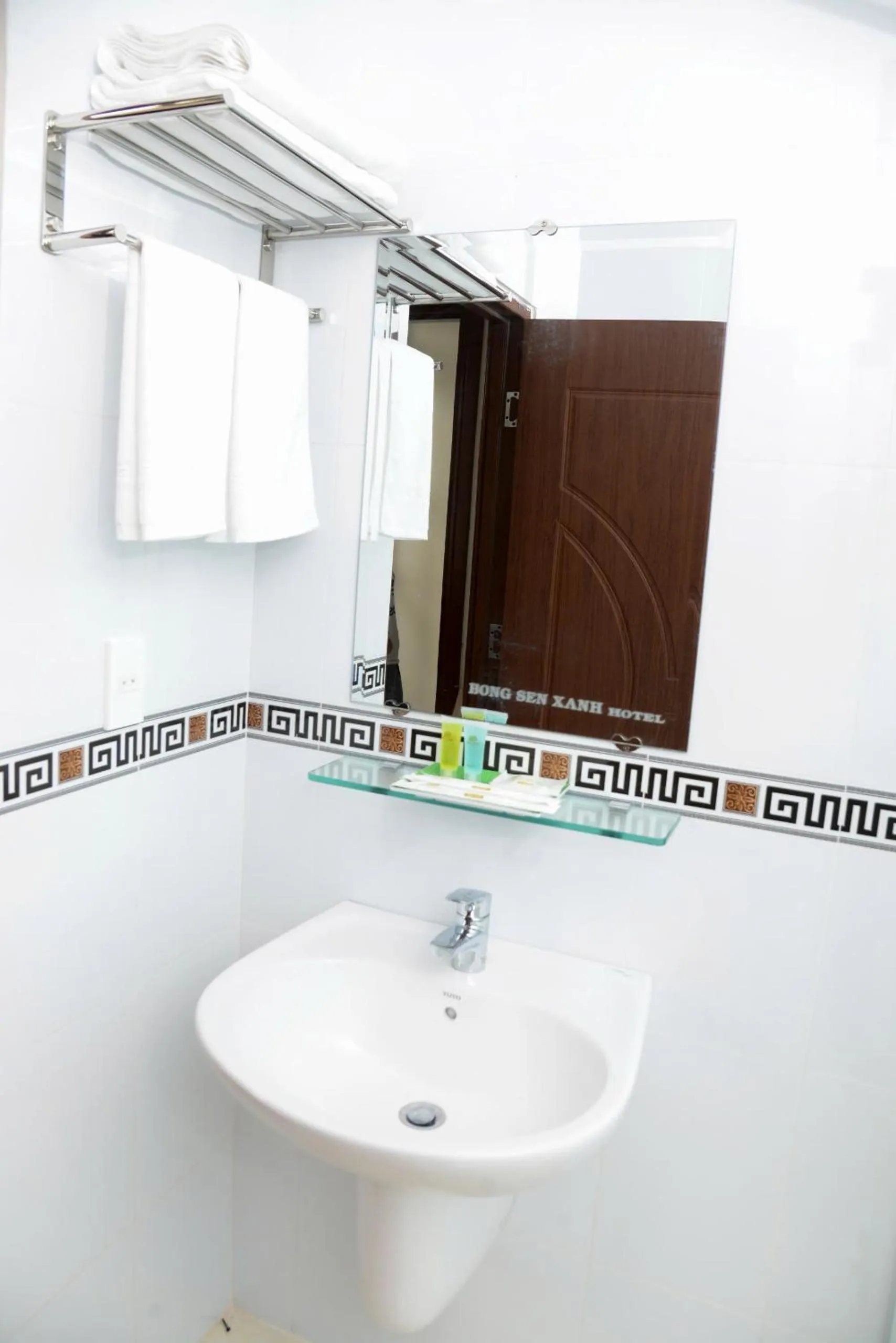 Bathroom in Bong Sen Xanh Hotel