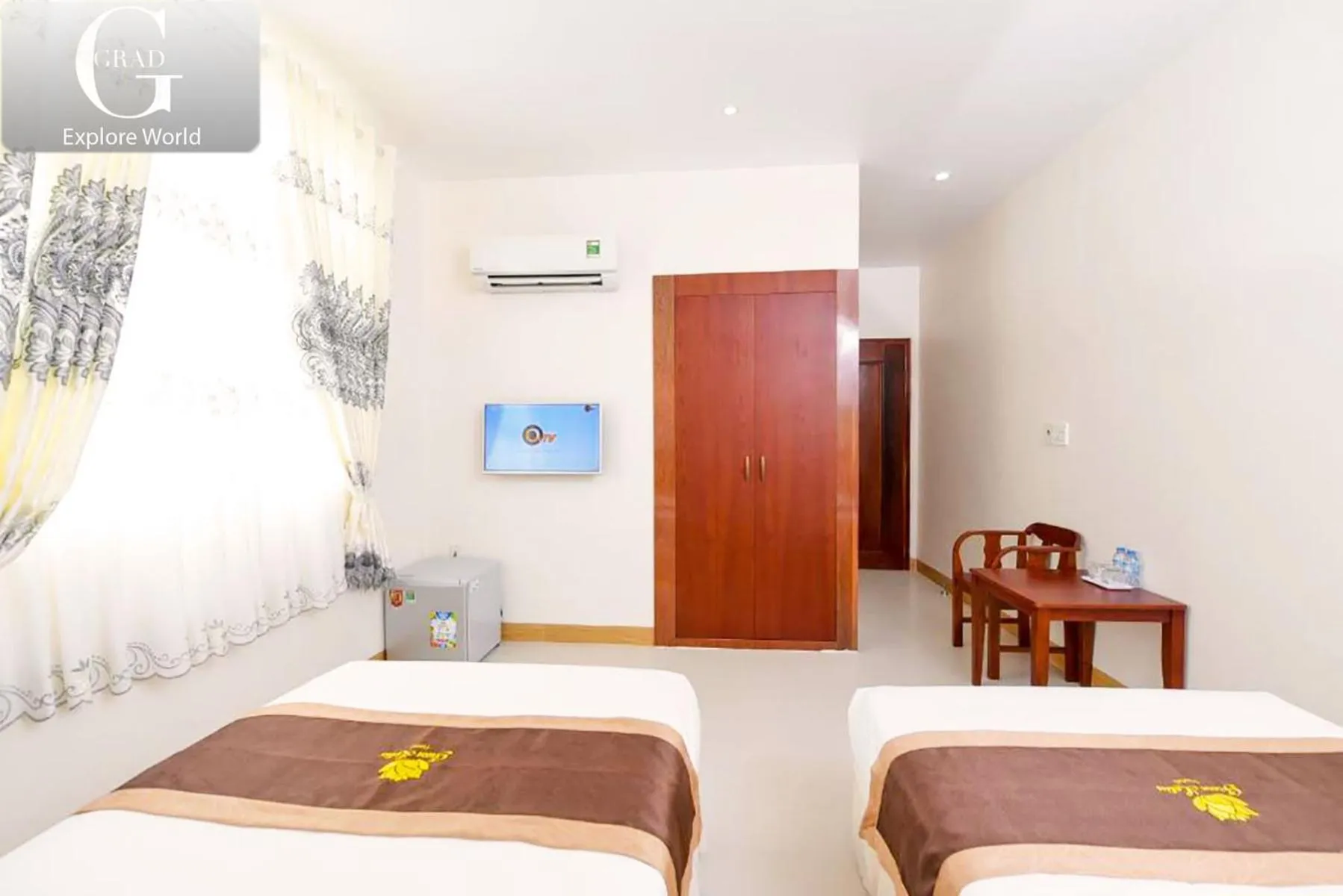 Photo of the whole room, Bed in Bong Sen Xanh Hotel