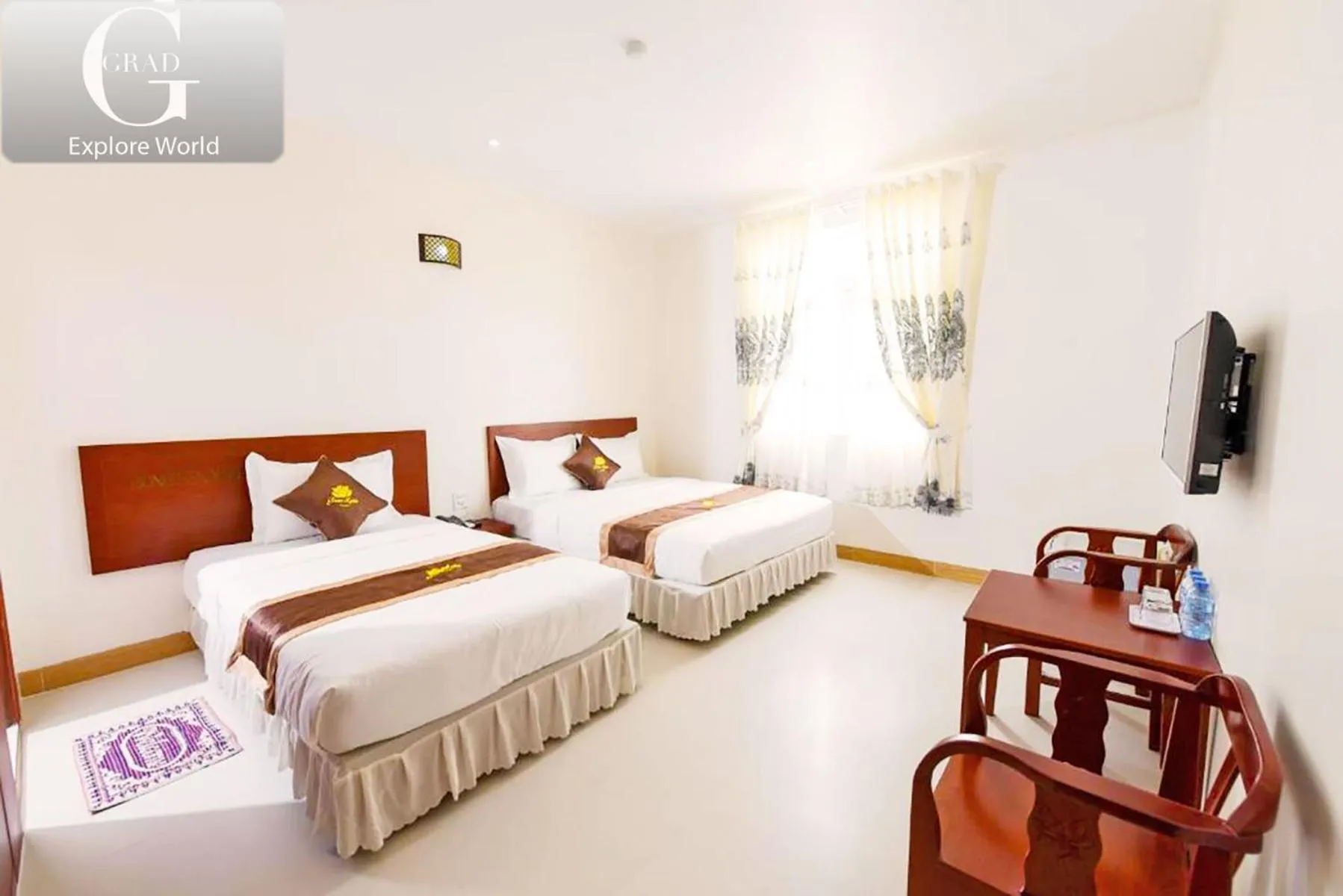 Photo of the whole room, Bed in Bong Sen Xanh Hotel