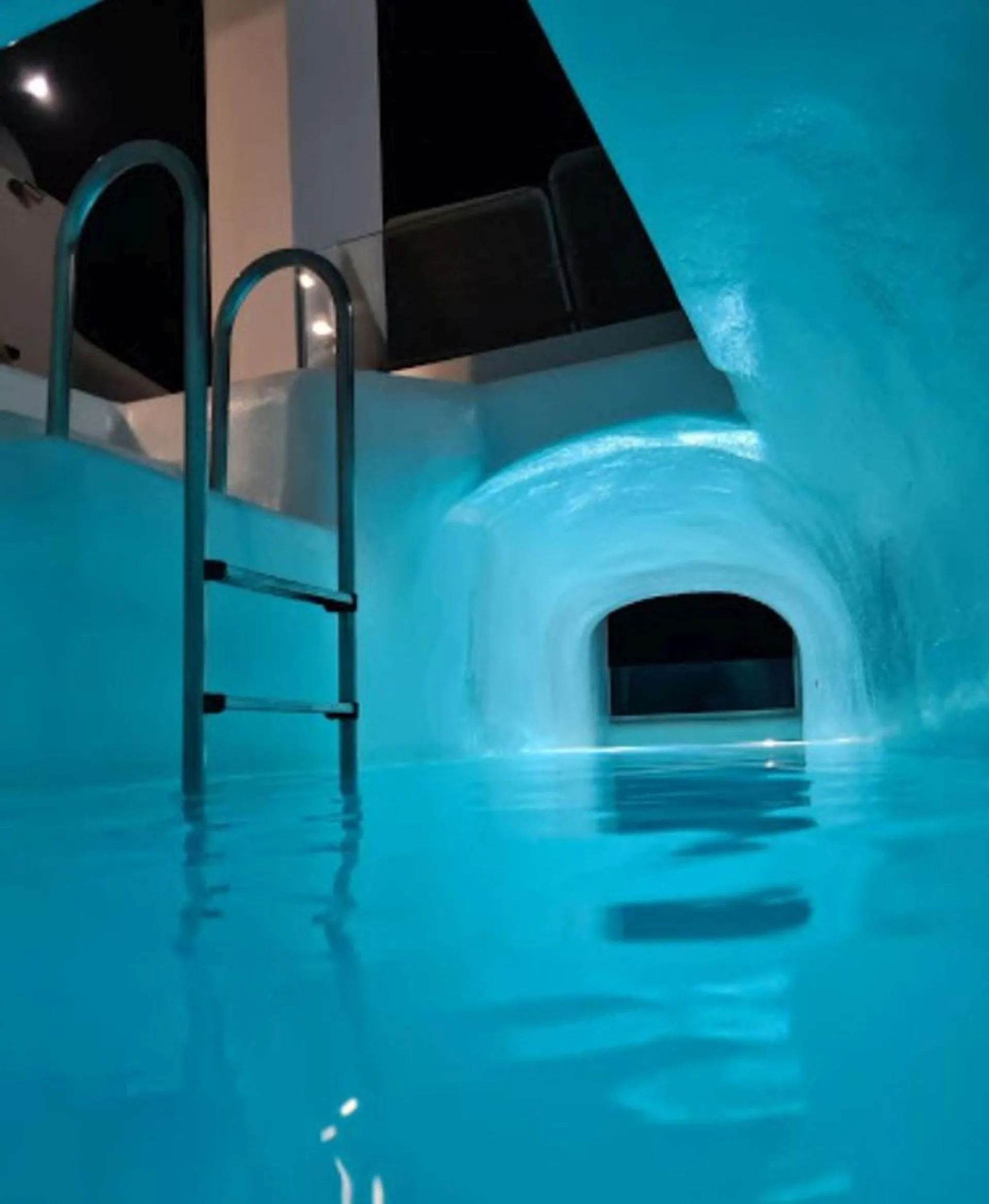 Swimming pool in Hyperion Oia Suites