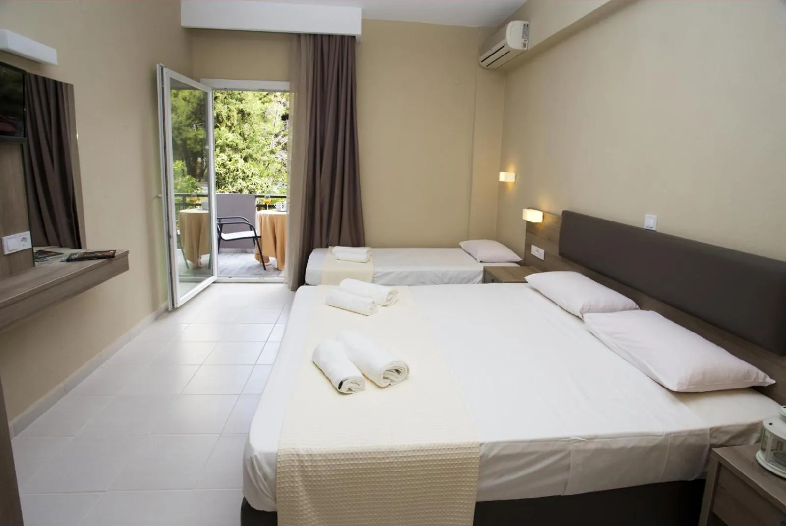 Bed in Hotel Sirines Complex