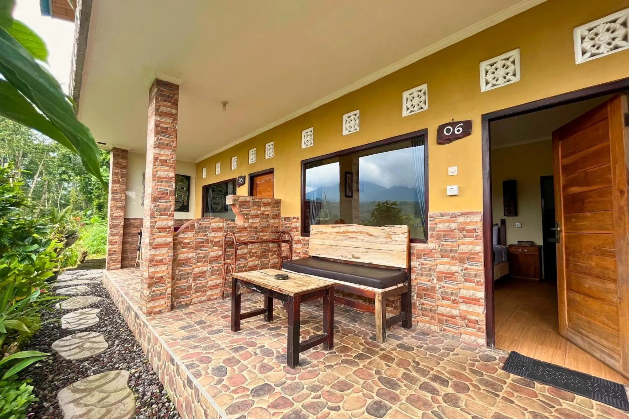 Patio in Pondok Nyoman Bedugul by AGATA