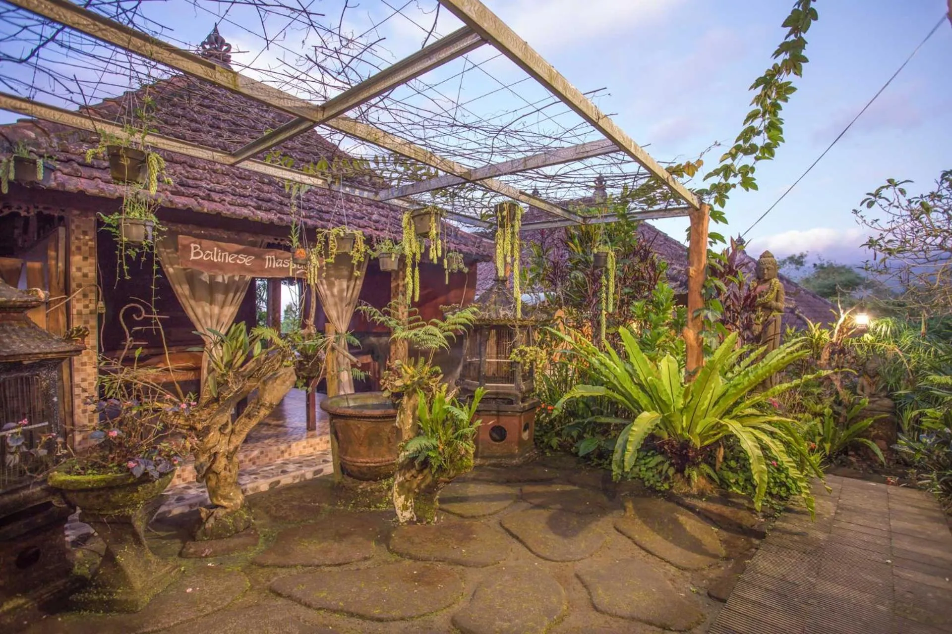 Property building in Pondok Nyoman Bedugul by AGATA