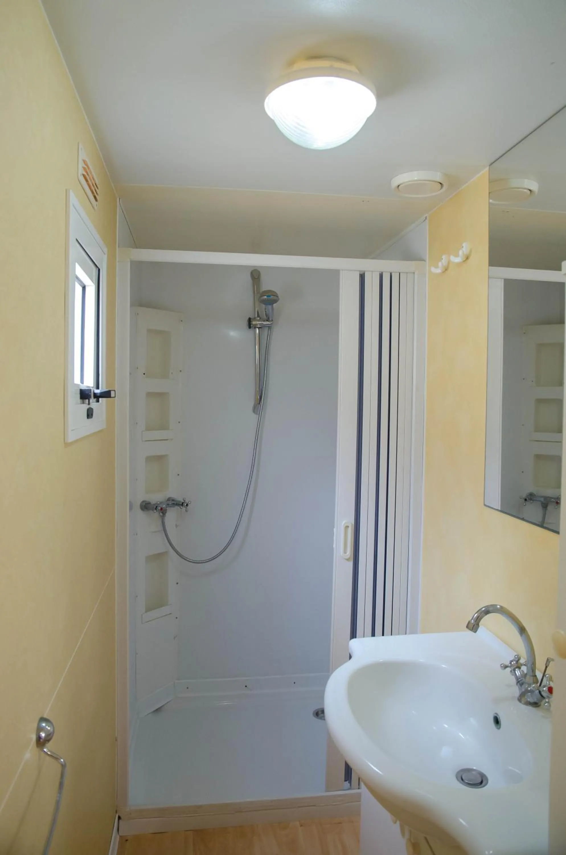 Shower in Kamemi Village & Camping