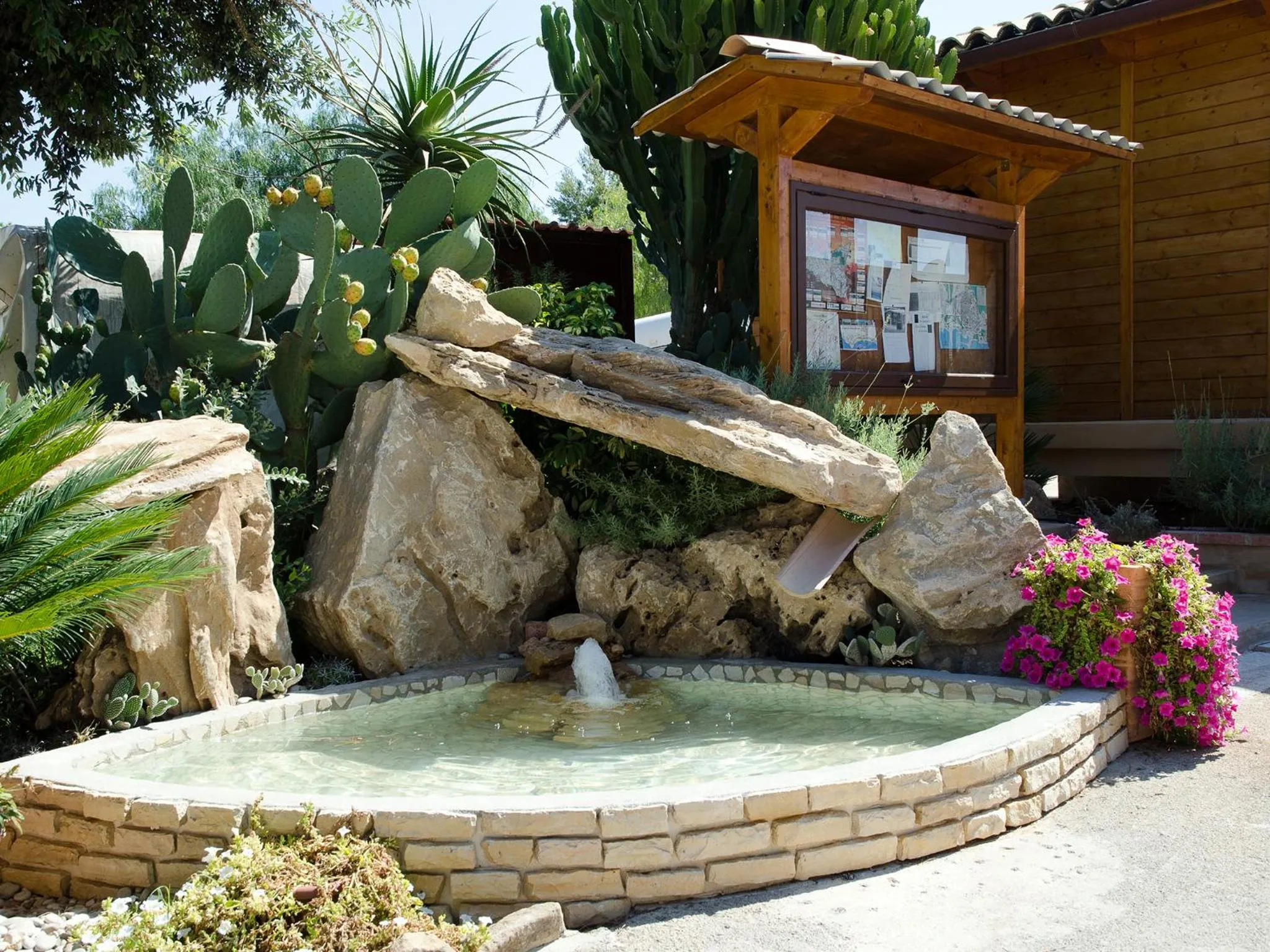 Facade/entrance in Kamemi Village & Camping