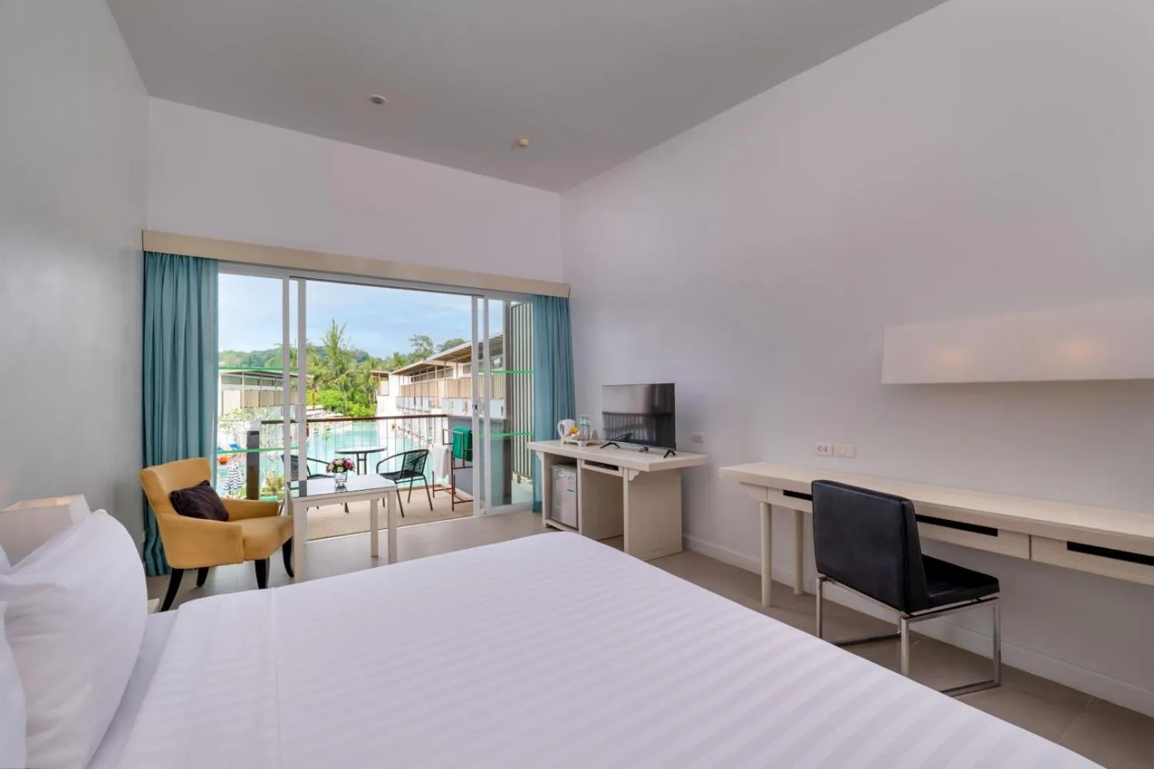 Property building, Bed in The Briza Beach Resort, Khao Lak SHA Extra Plus