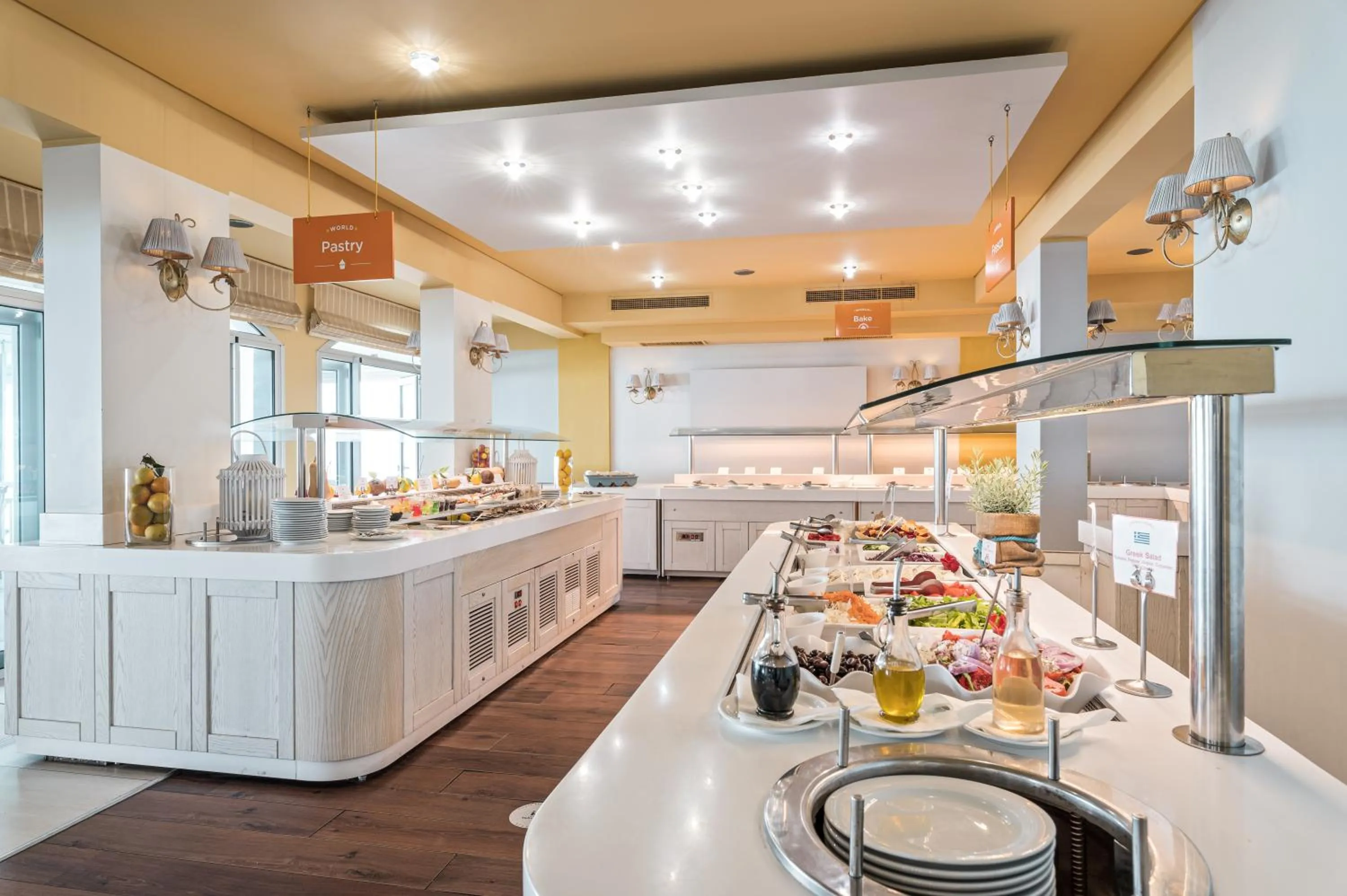 Restaurant/places to eat in Hydrele Beach Hotel & Village