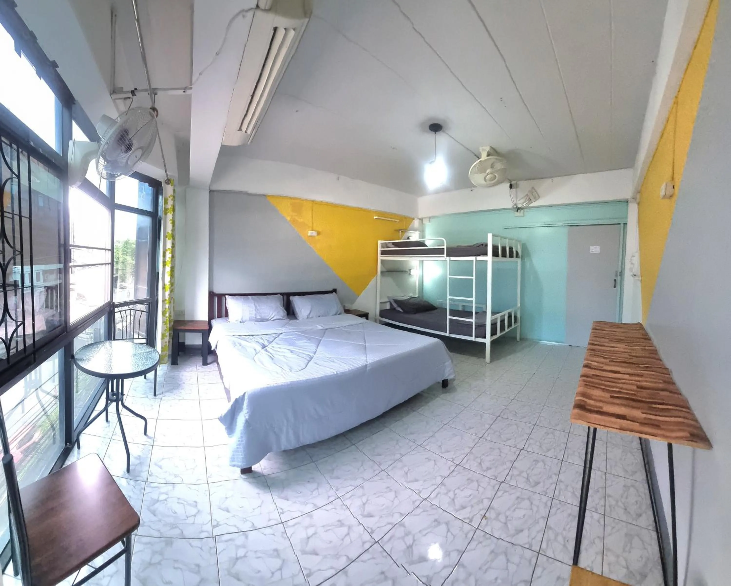 Bed in U2 & i-smile Hostel