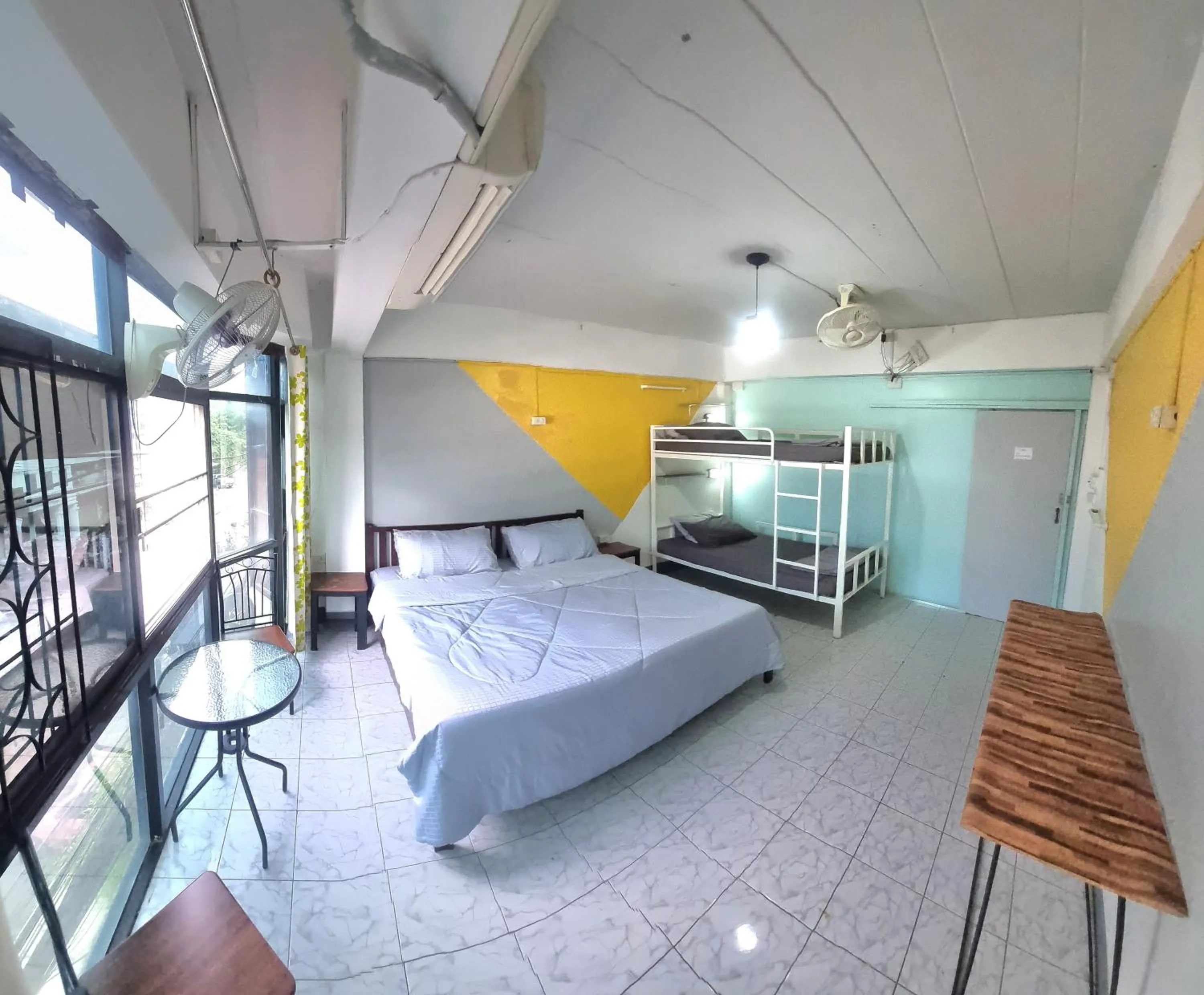 Bed in U2 & i-smile Hostel