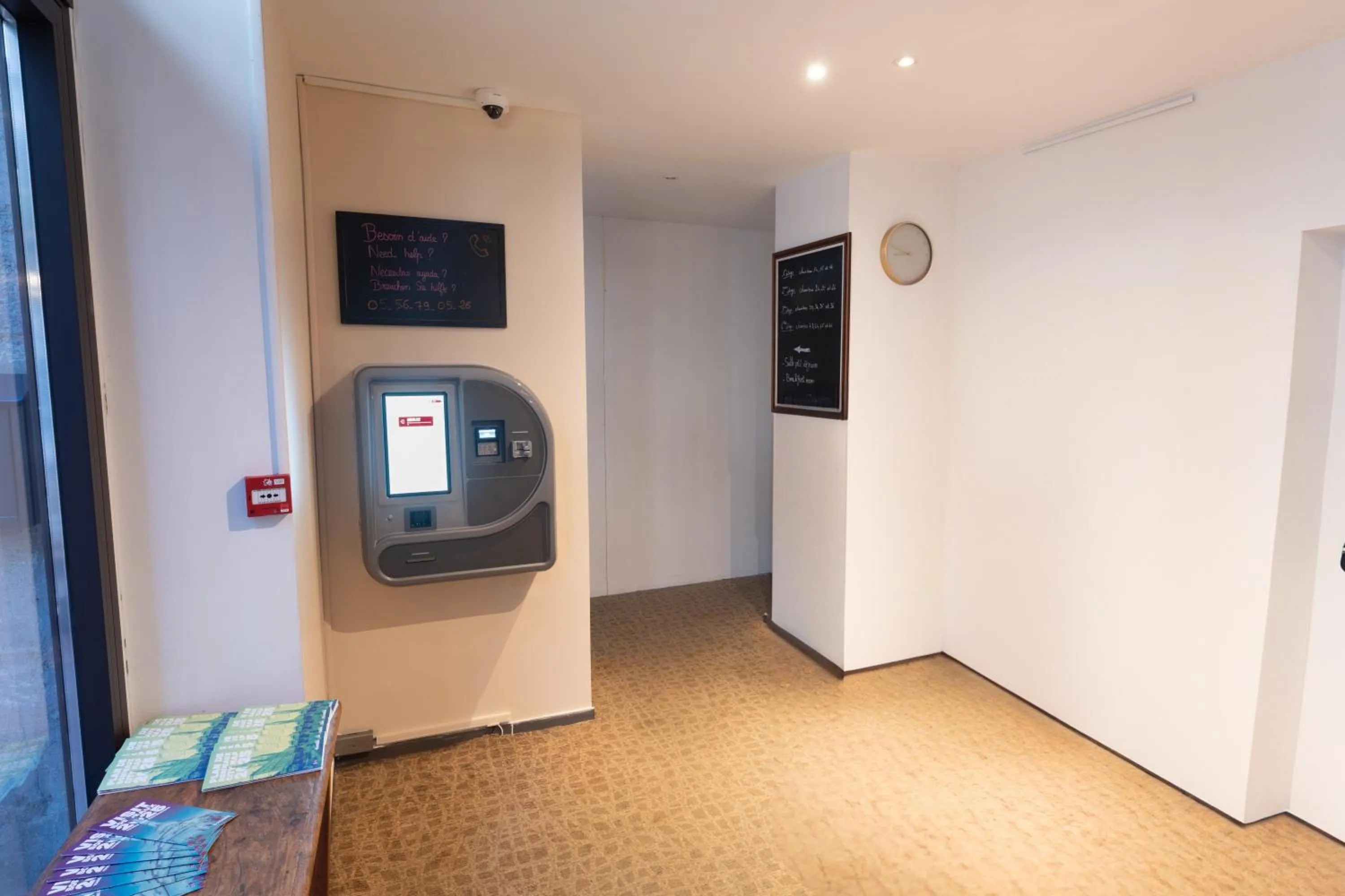Facade/entrance in Résidence du Théâtre
