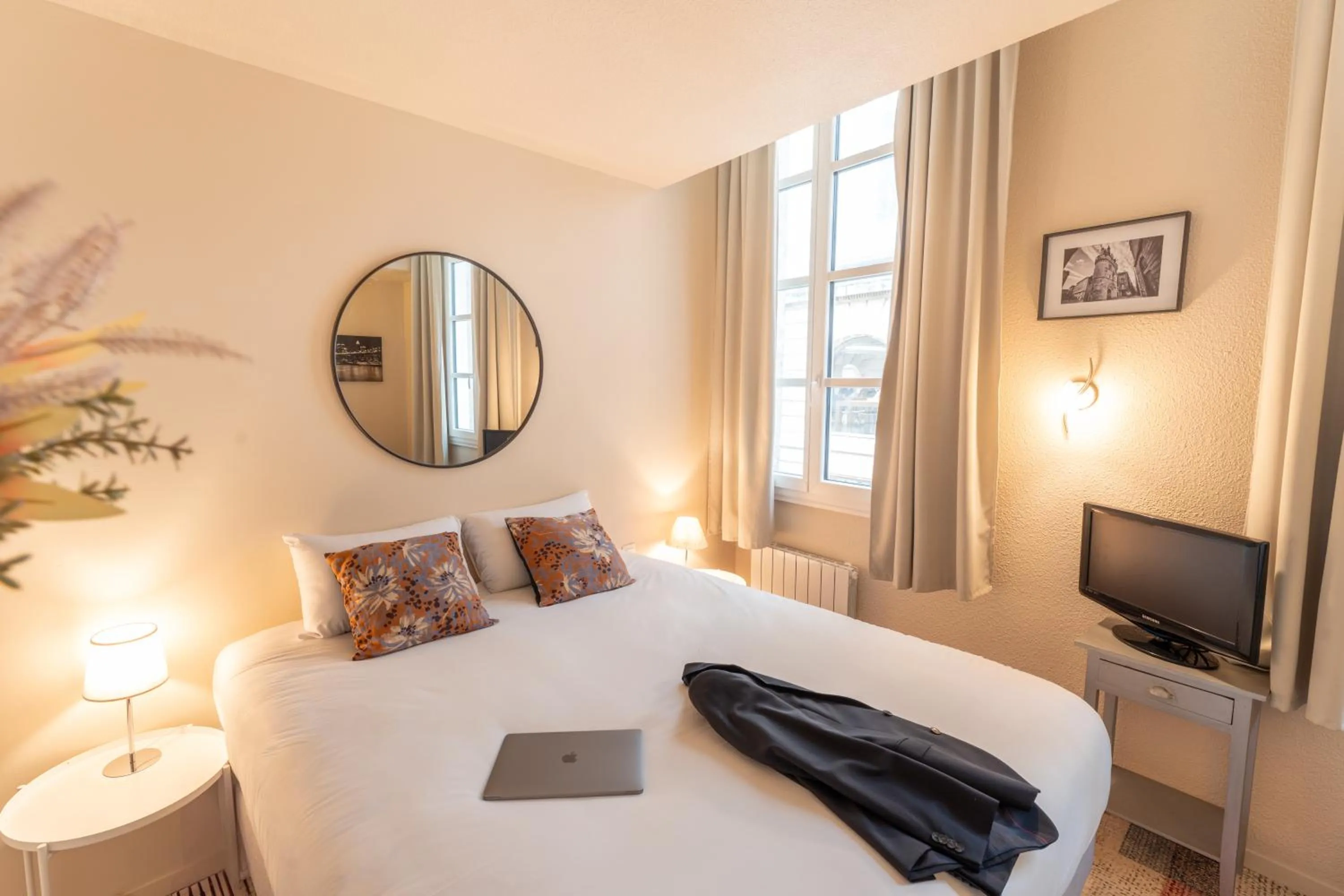 Photo of the whole room, Bed in Résidence du Théâtre