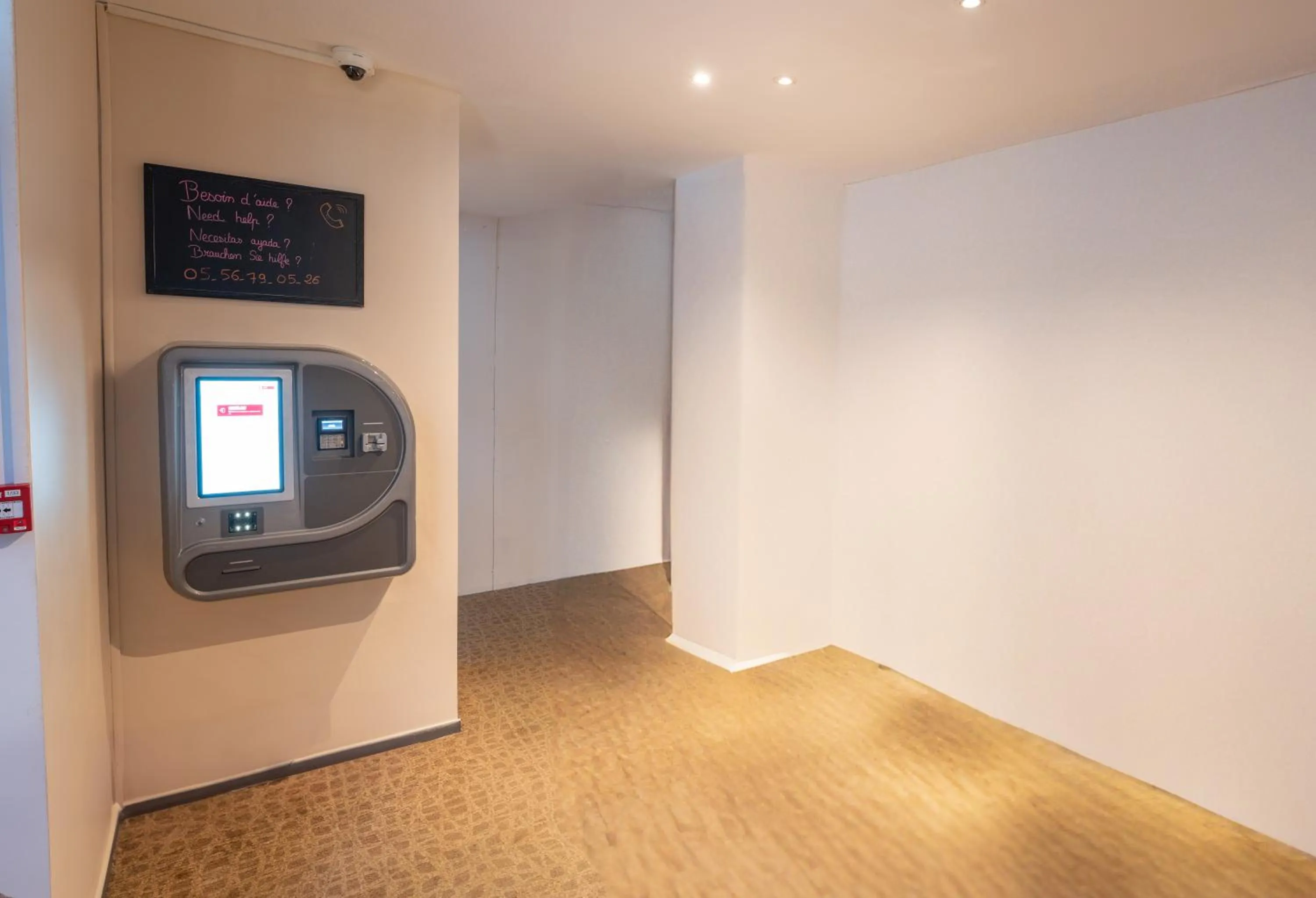 Facade/entrance in Résidence du Théâtre