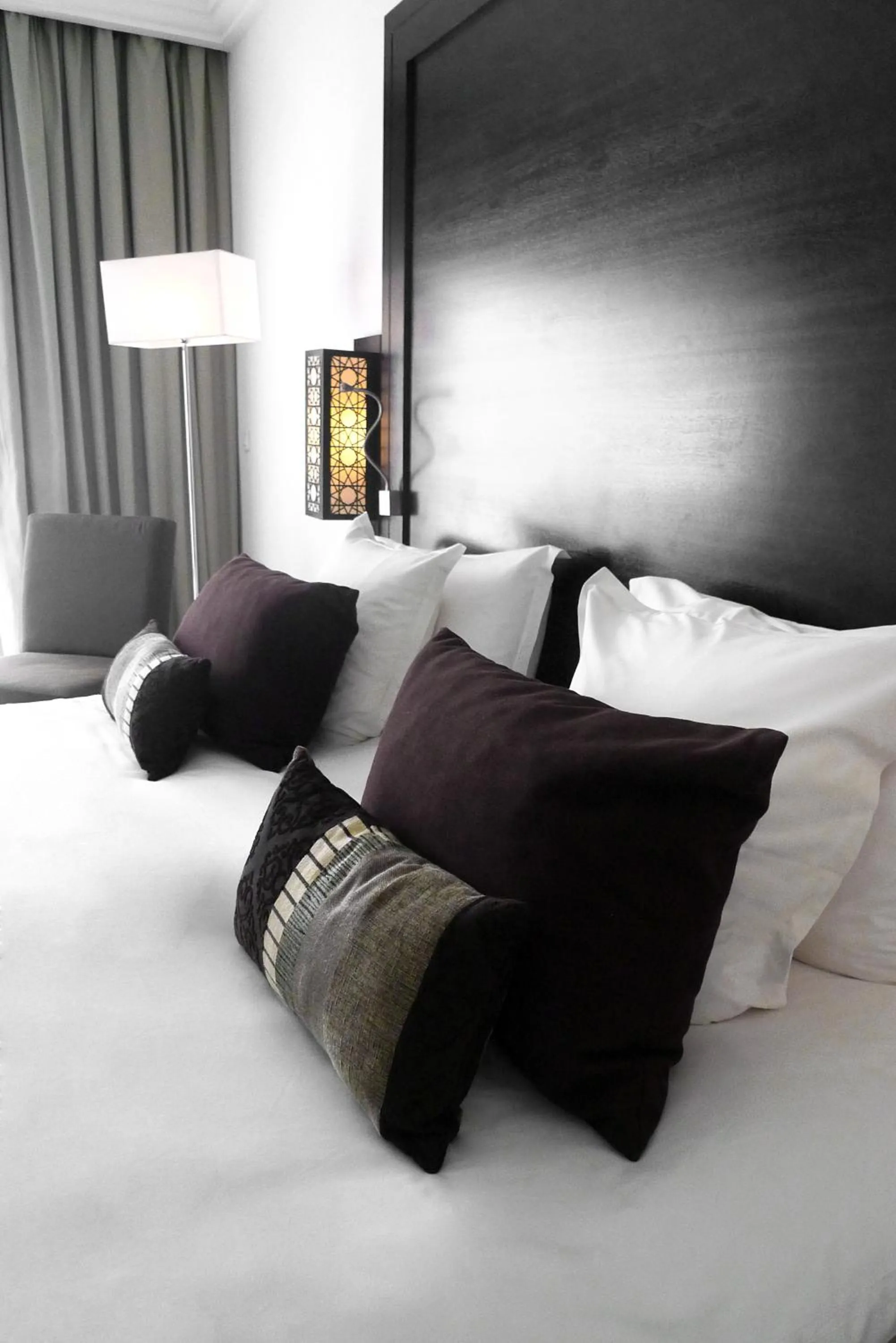 Bed in Mövenpick Hotel Gammarth Tunis