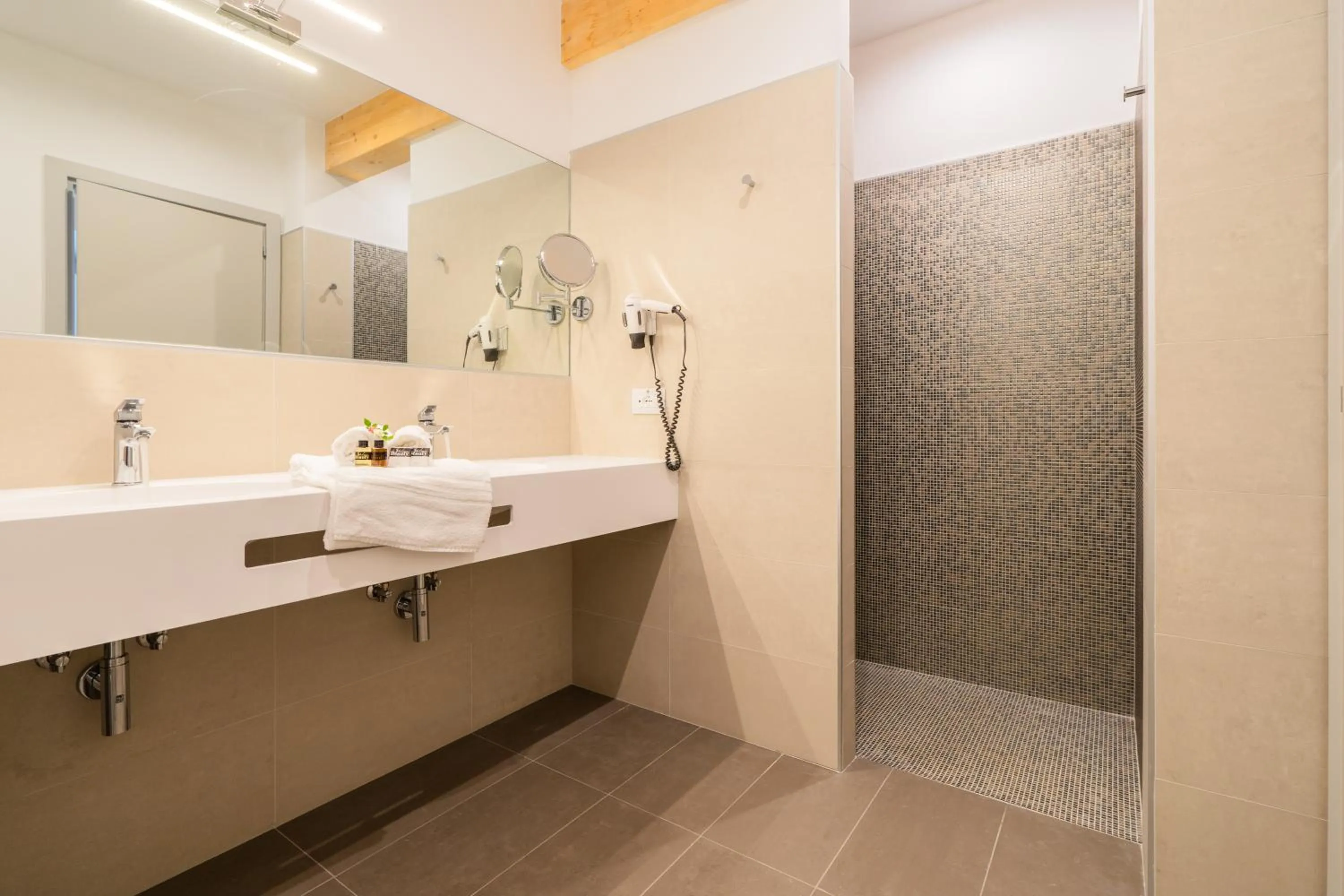 Bathroom in Hotel Elite