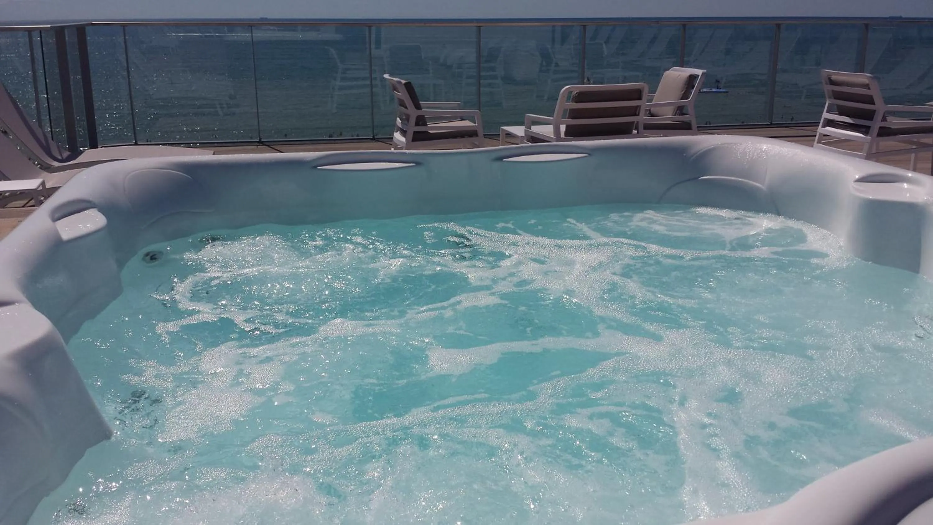 Hot Tub in Hotel Elite