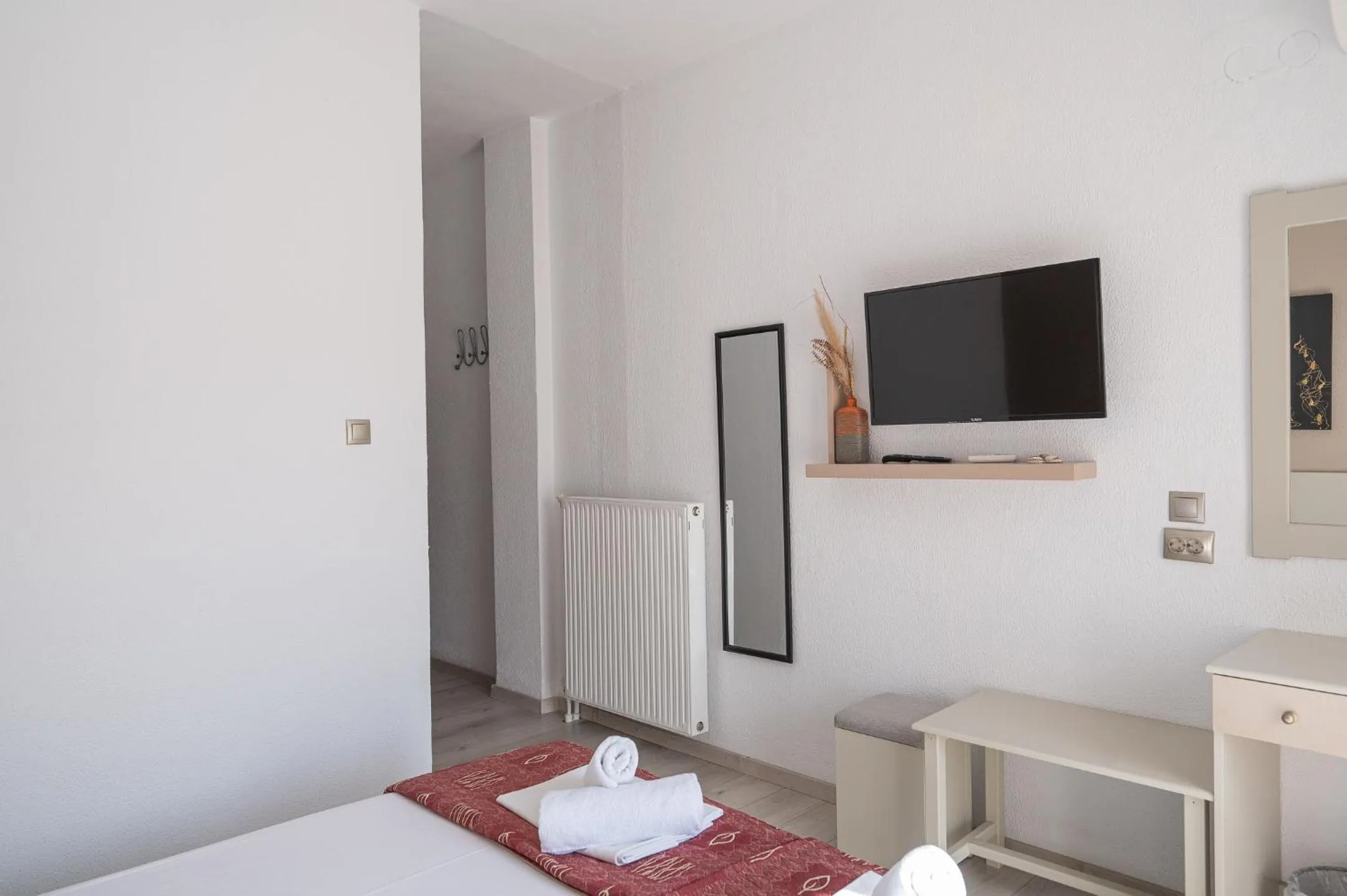 TV and multimedia, Bed in Hotel Akropol