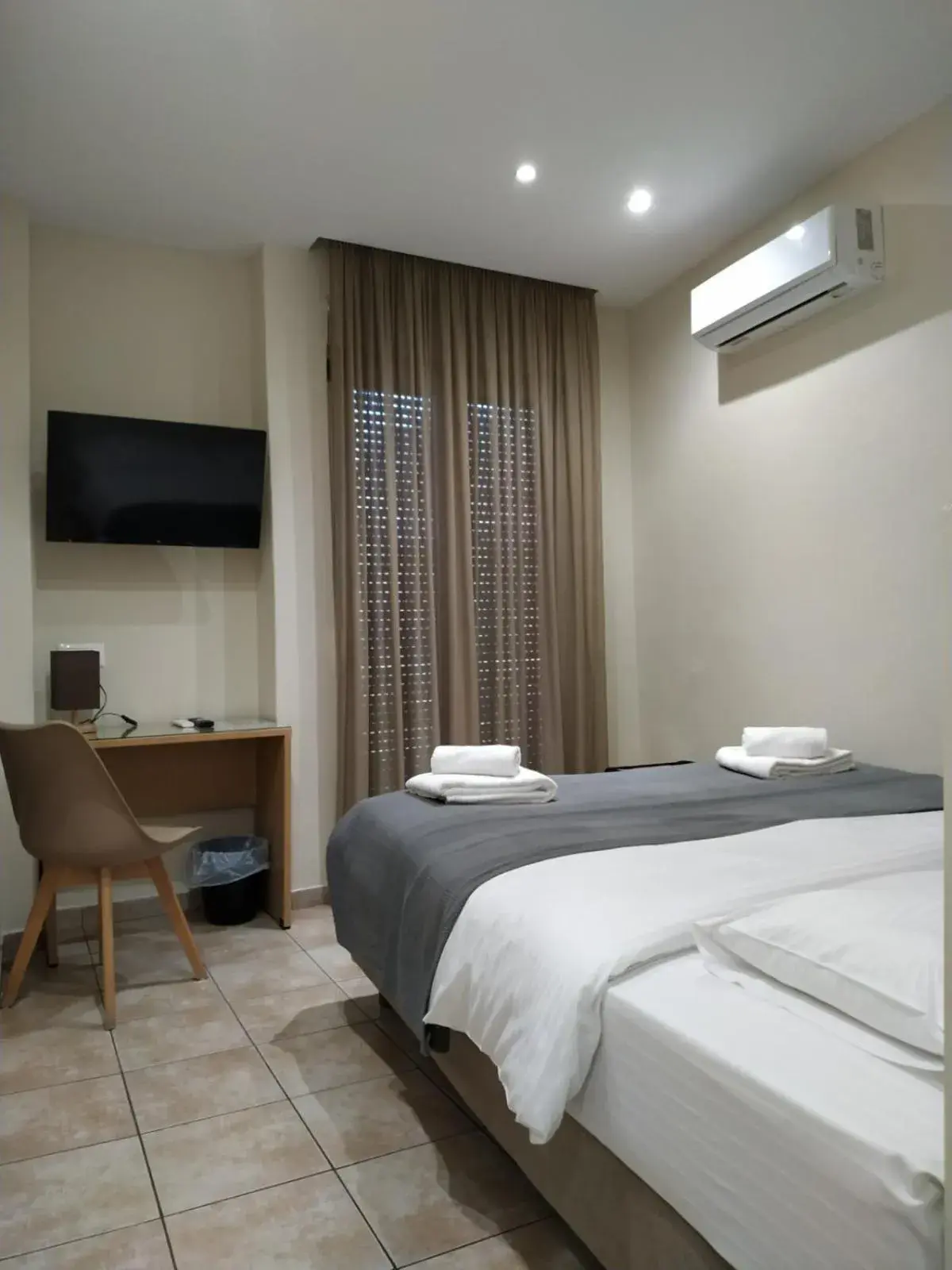 Deluxe Double Room in Kentrikon Deluxe Double Room in Kentrikon