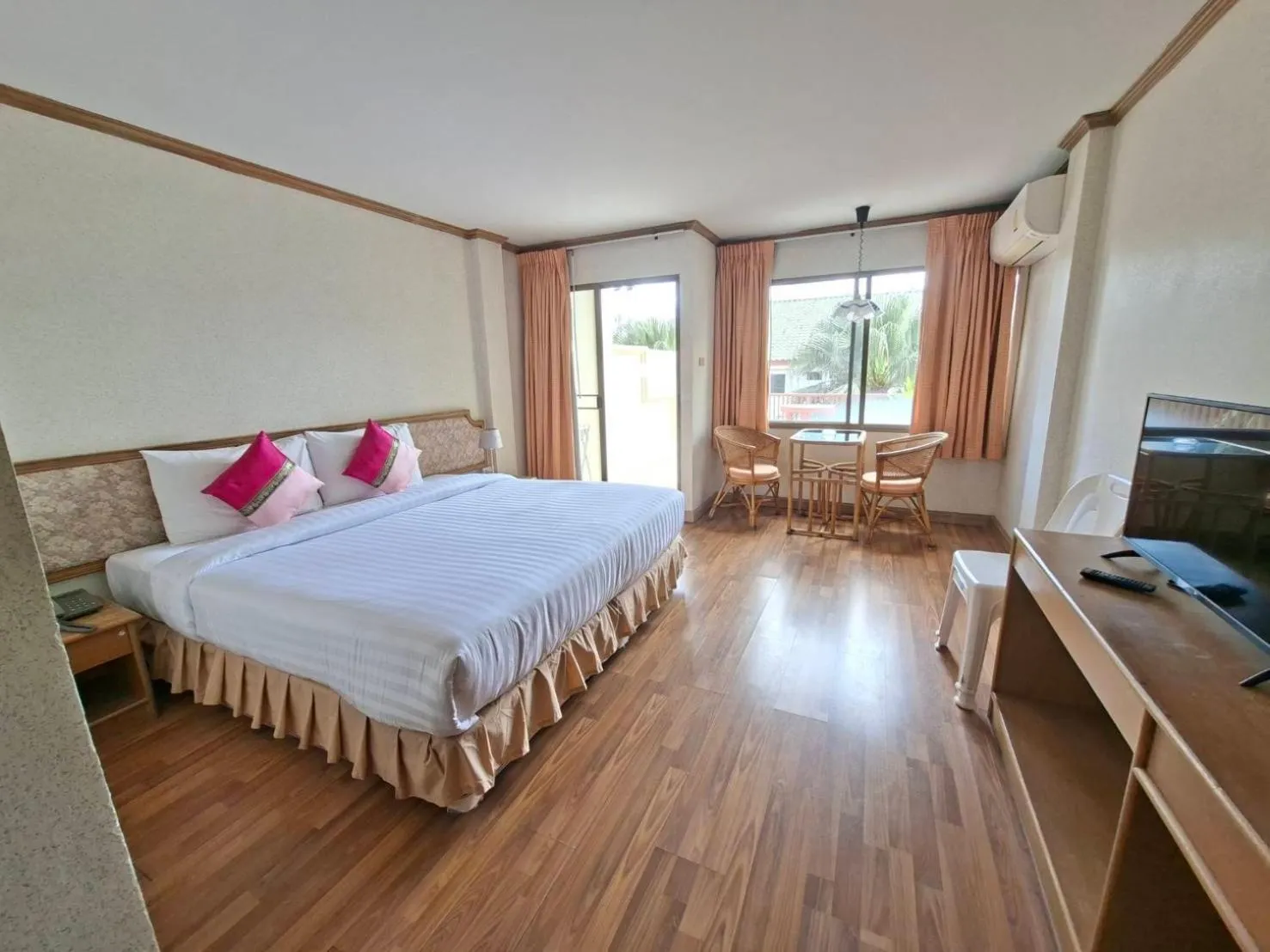 Bed in Takiab Beach Resort