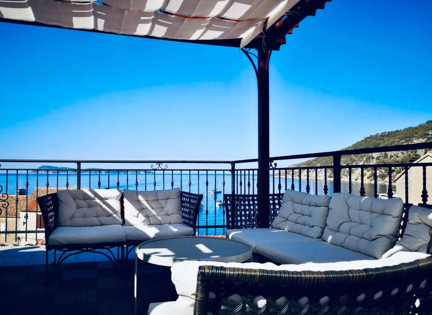 Balcony/Terrace in Komiza Provita Guesthouse