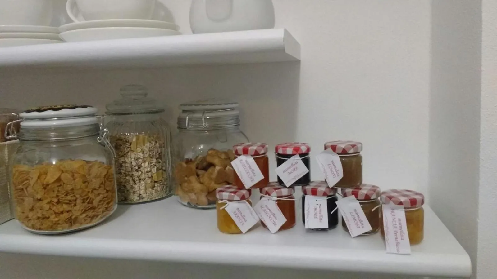 Buffet breakfast in La vie est belle