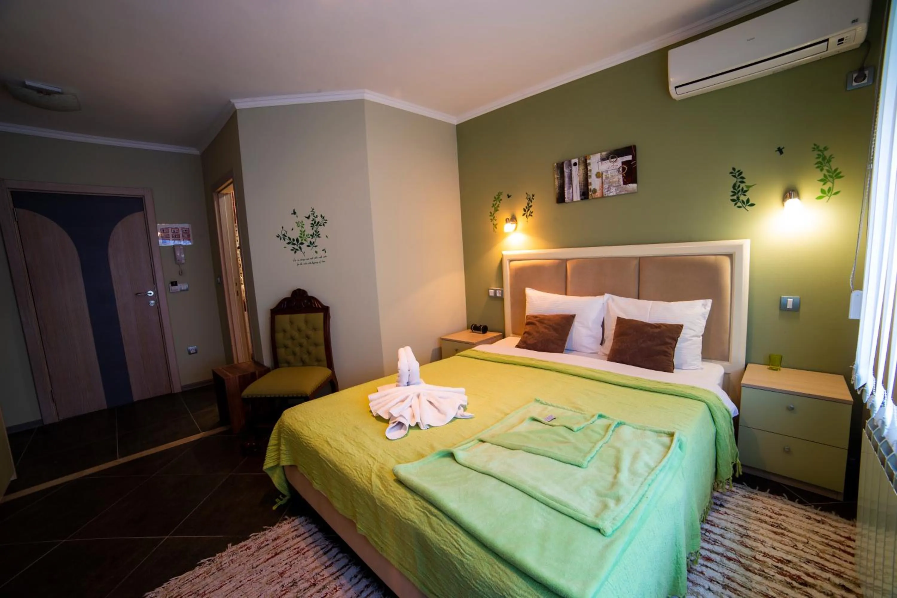 Bed in Garni Hotel Lama