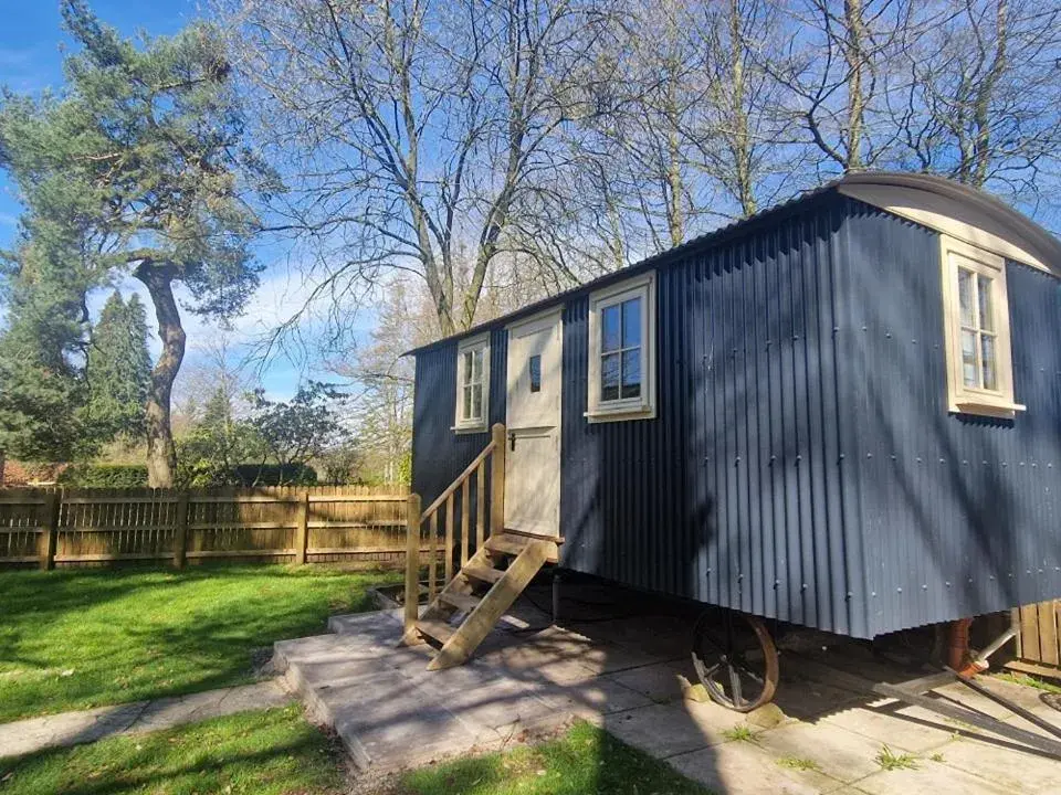 Shepherd's Hut with Garden in Trigony Hotel and Garden Spa Shepherd's Hut with Garden in Trigony Hotel and Garden Spa
