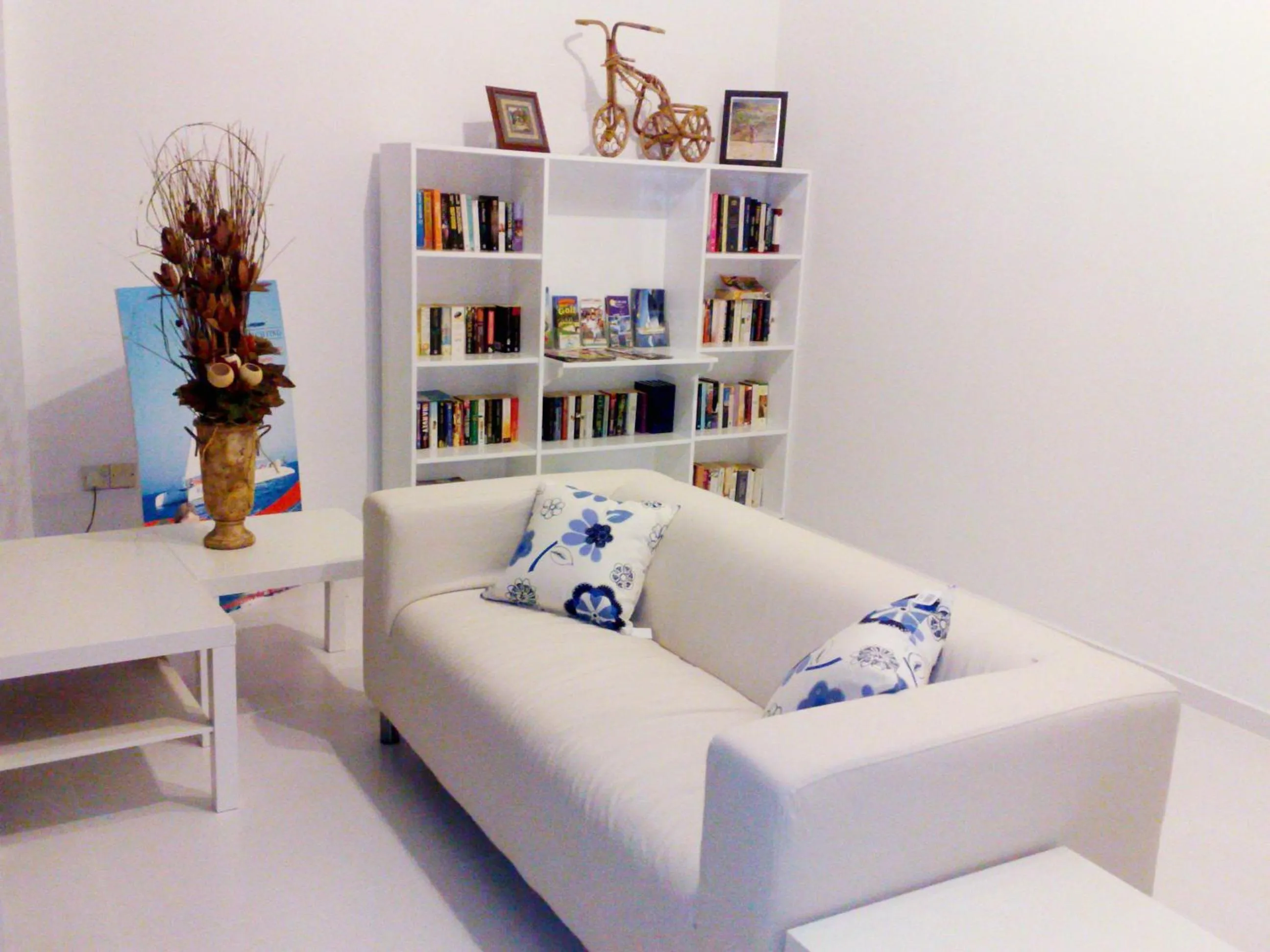 Living room in Hilltop Gardens Hotel Apartments