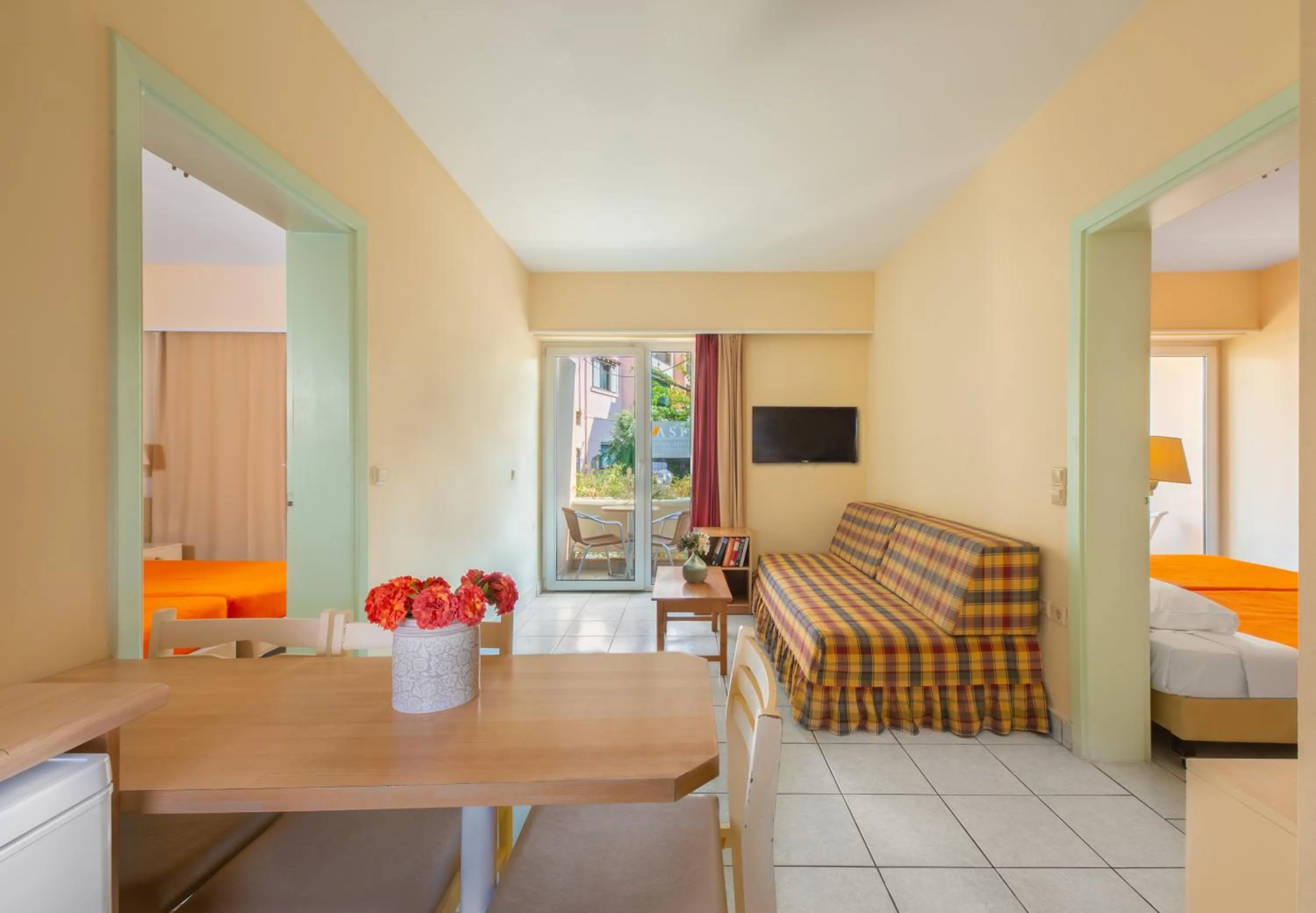 TV and multimedia in Pavlos Hotel