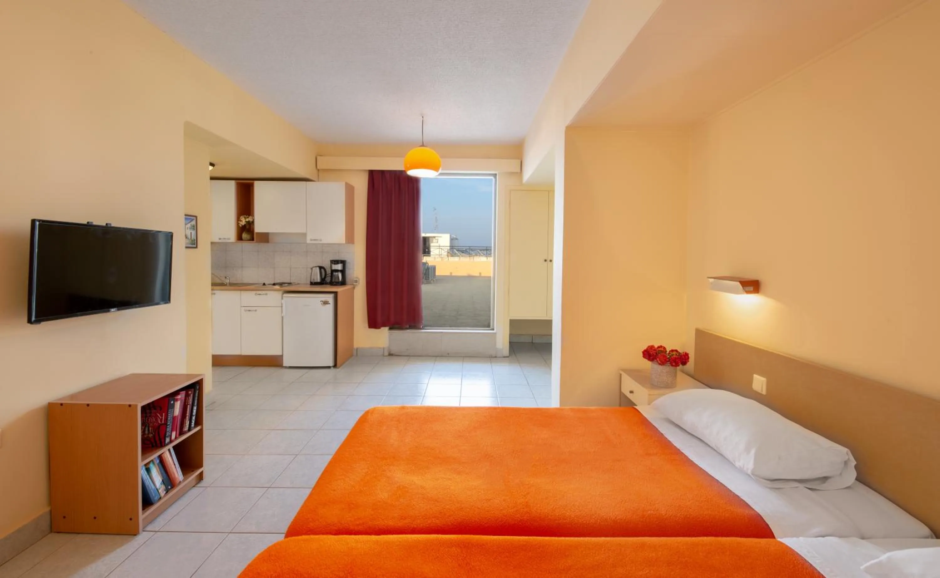 TV and multimedia, Bed in Pavlos Hotel