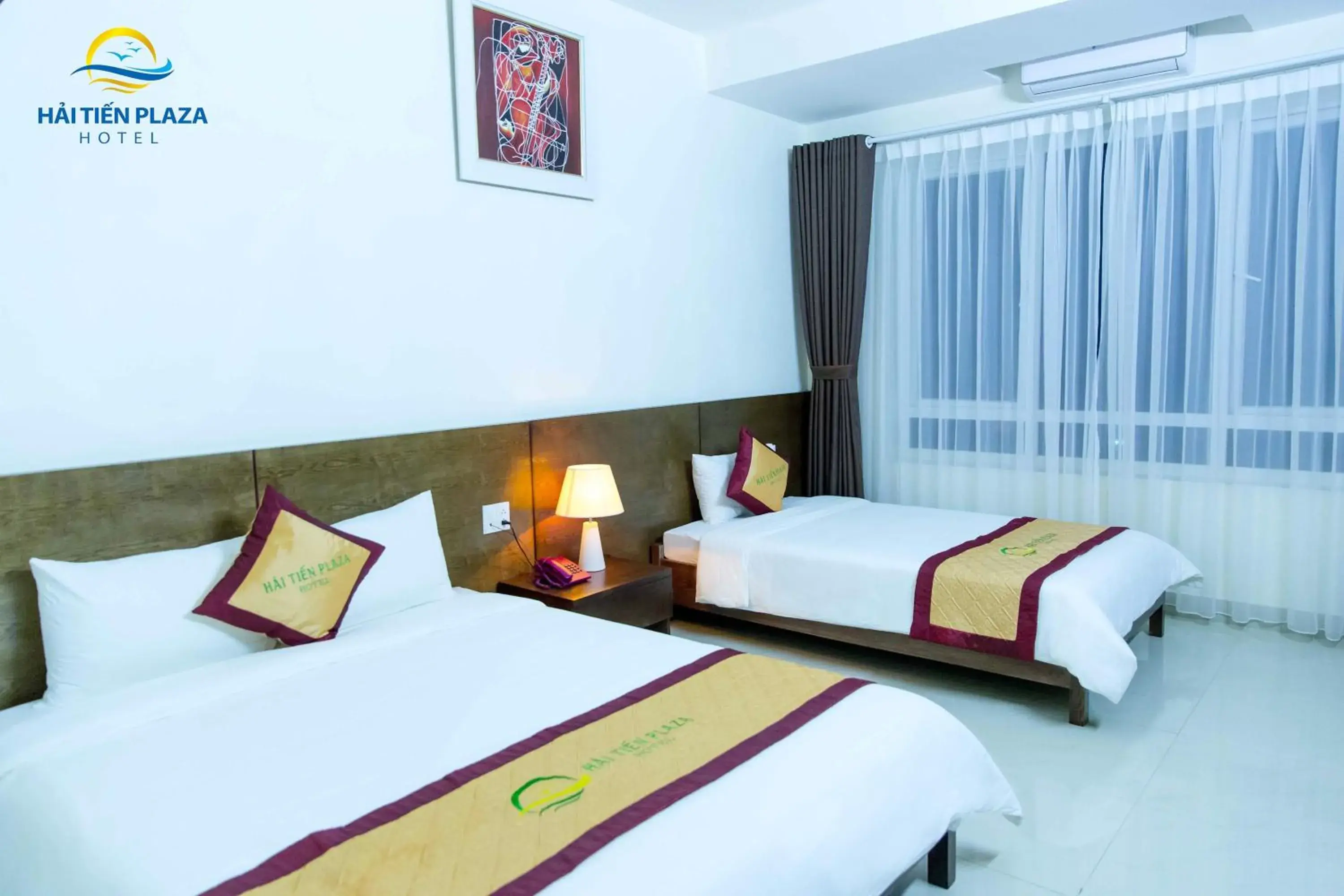 Standard Double or Twin Room with Sea View in Hai Tien Plaza Hotel Standard Double or Twin Room with Sea View in Hai Tien Plaza Hotel