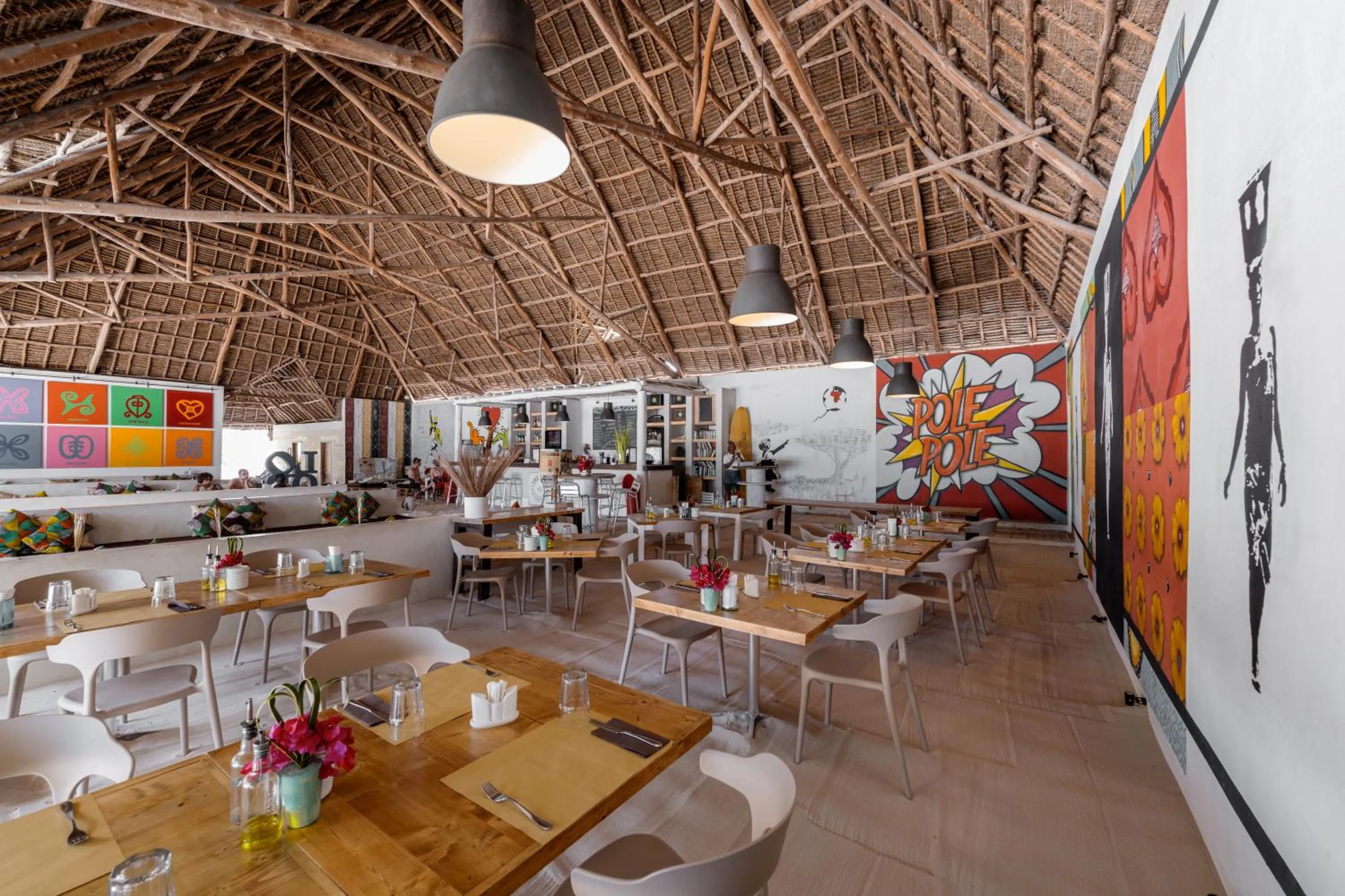 Restaurant/places to eat in The Loop Beach Resort