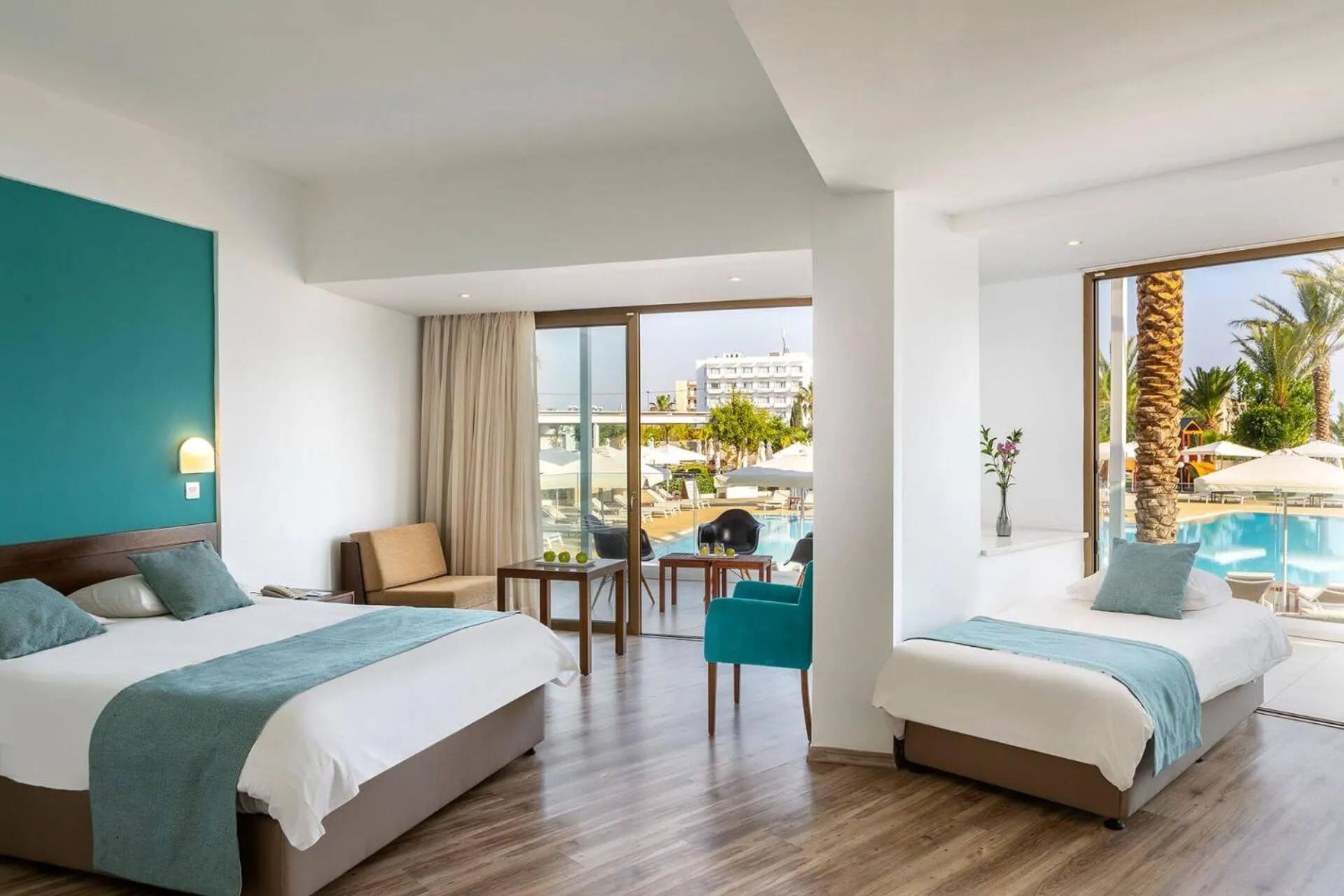 Photo of the whole room, Bed in Crystal Springs Beach Hotel