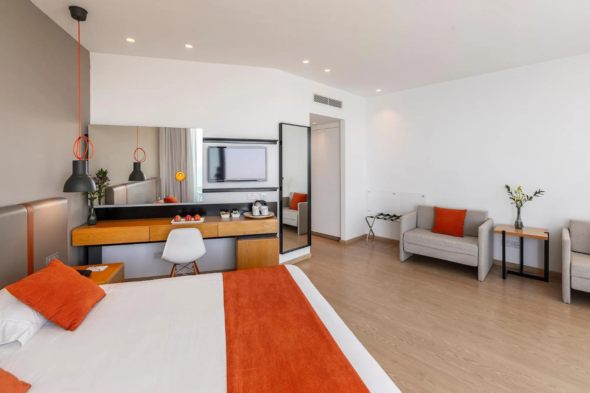 Photo of the whole room, Bed in Crystal Springs Beach Hotel