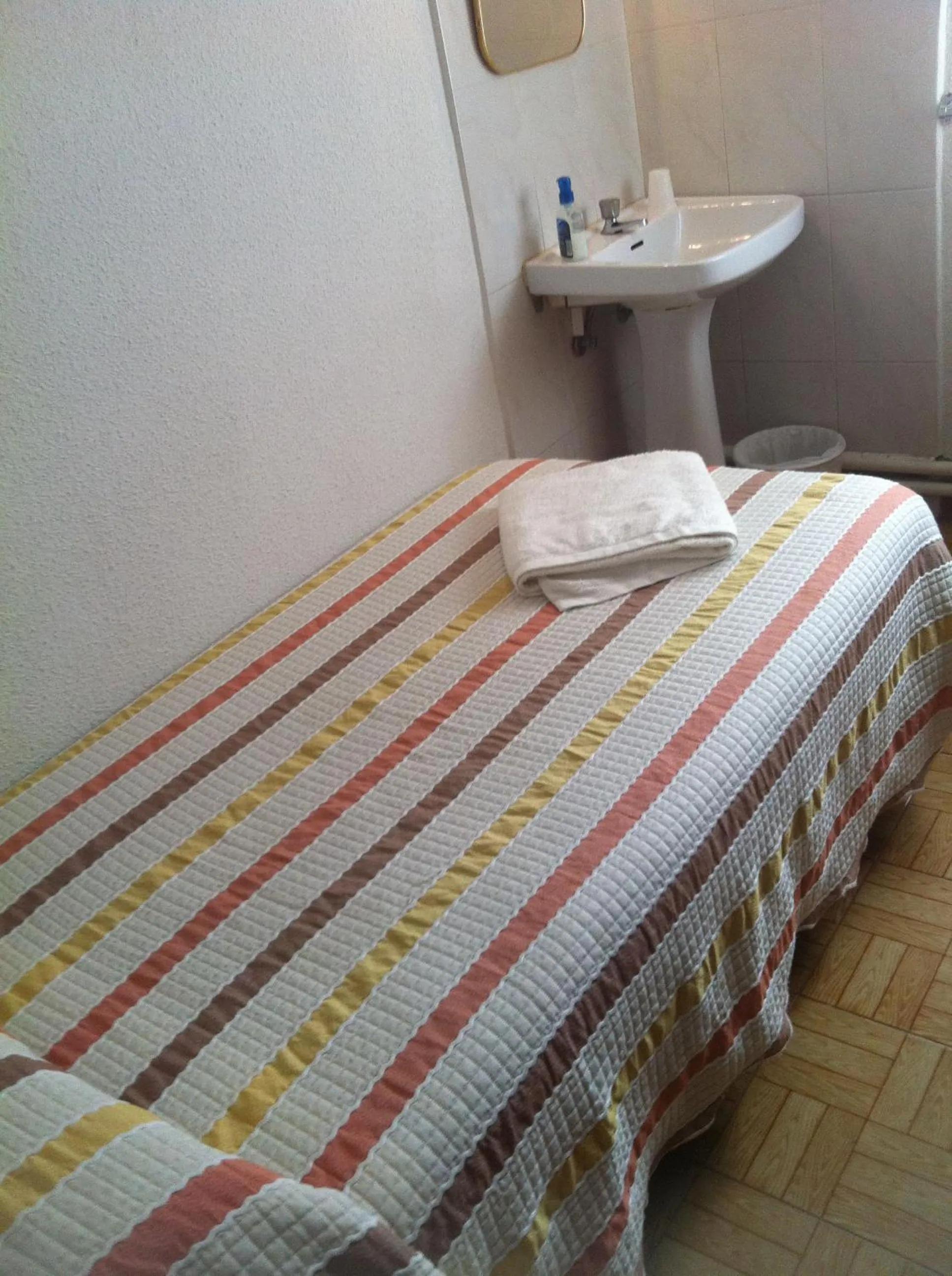 Photo of the whole room in Hostal Murcia