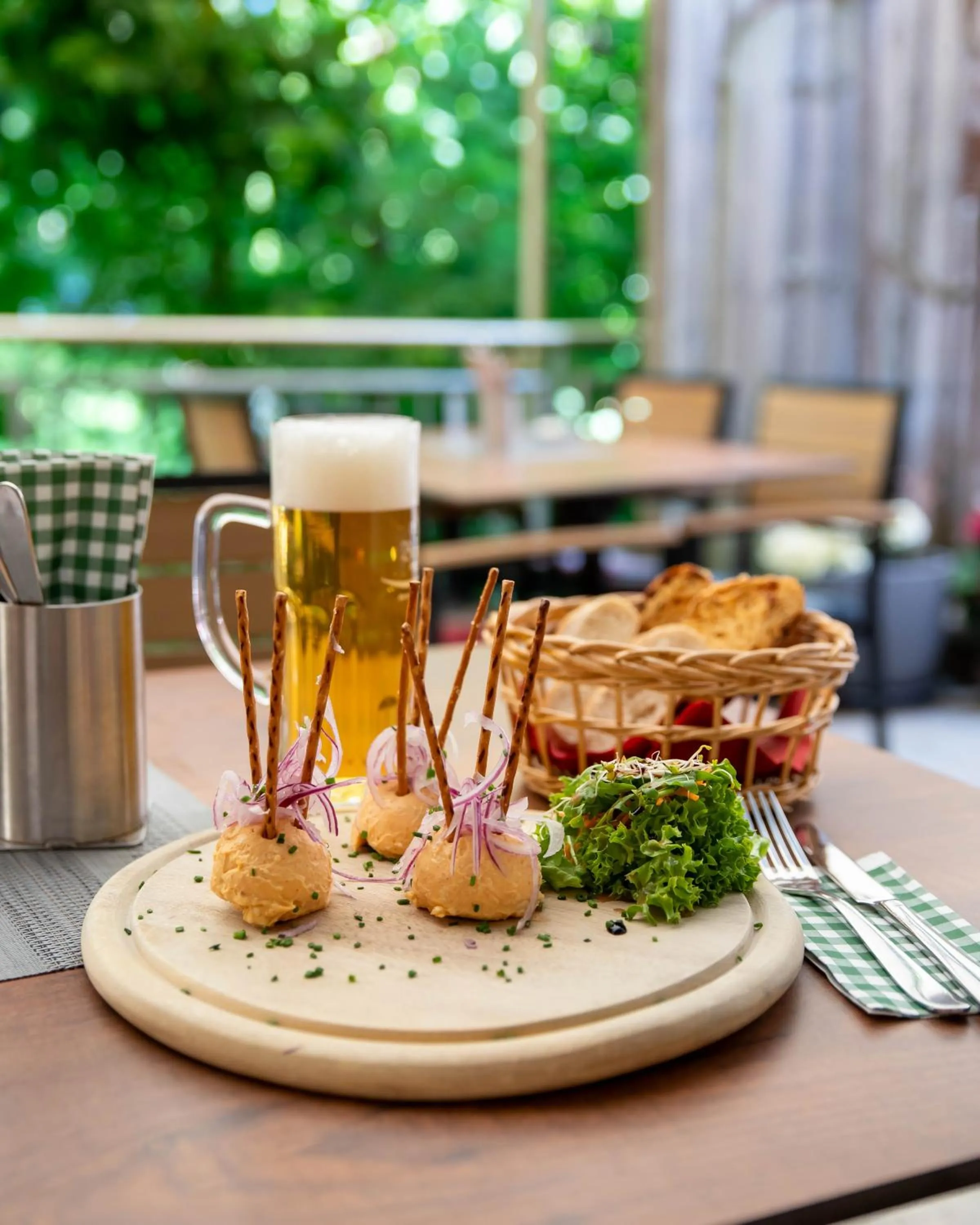 Restaurant/places to eat in Hotel zur Isar