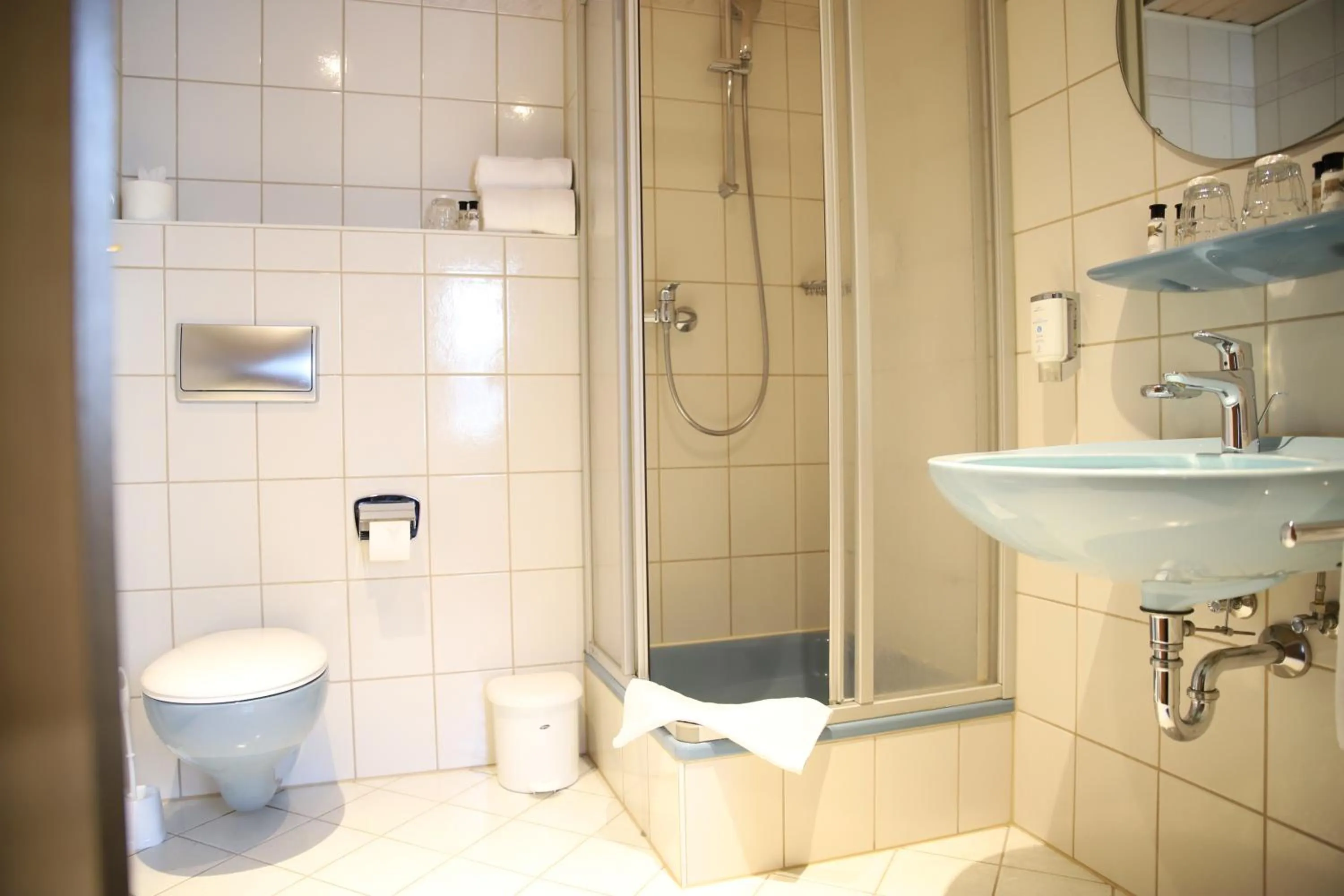 Bathroom in Hotel zur Isar