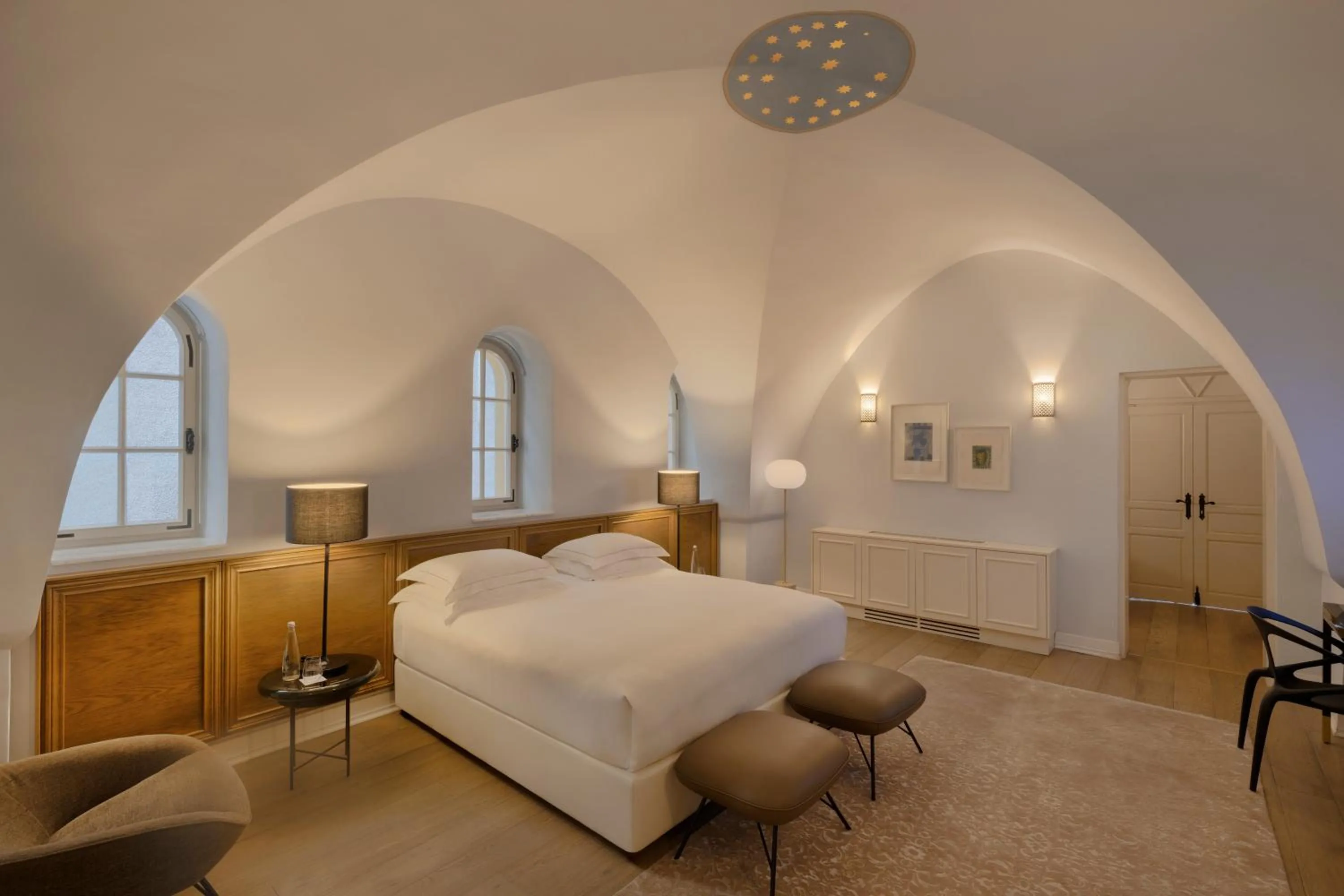 Bed in The Drisco Hotel Tel Aviv - Relais & Châteaux - Adults Only