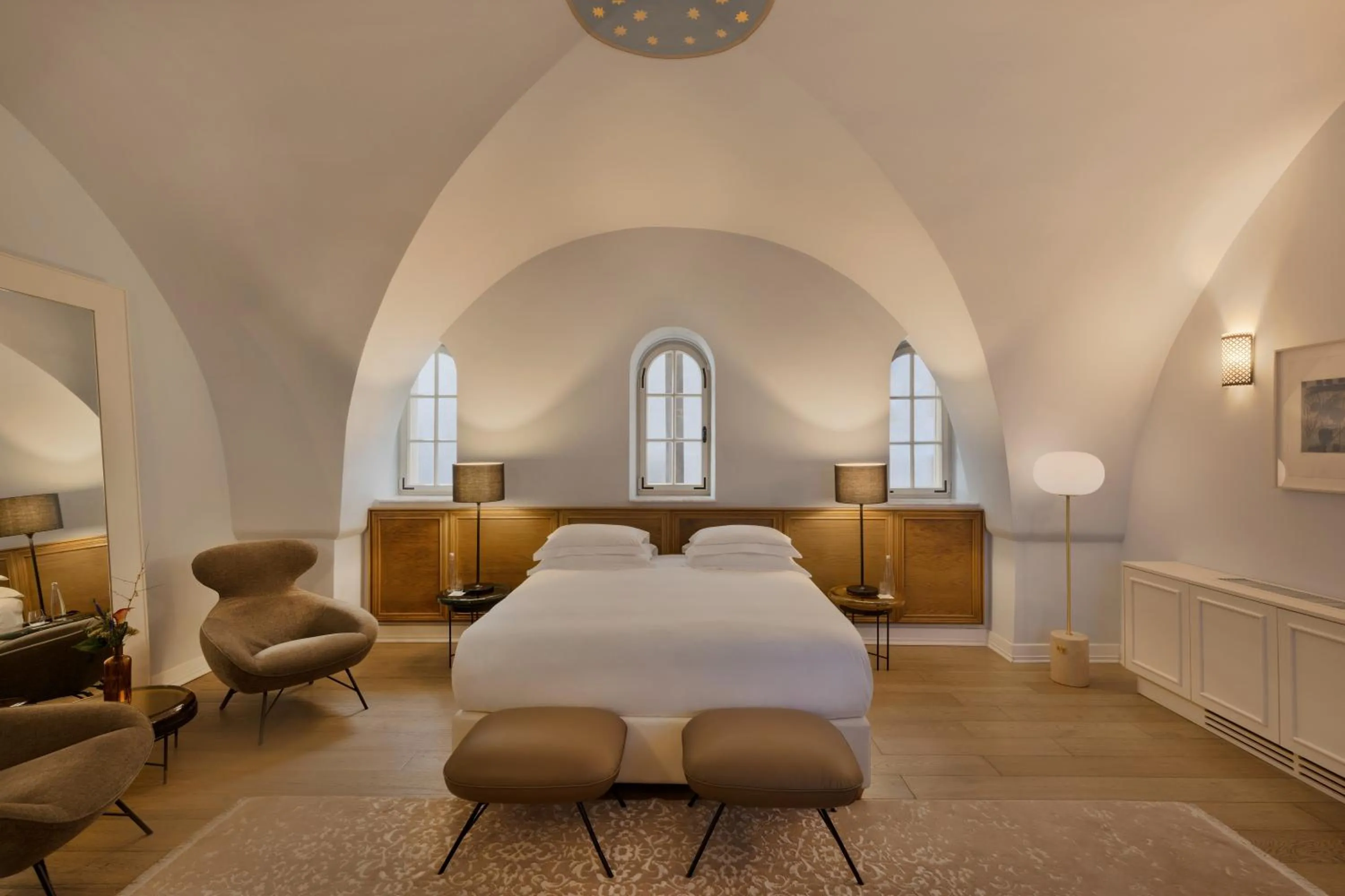 Bed in The Drisco Hotel Tel Aviv - Relais & Châteaux - Adults Only