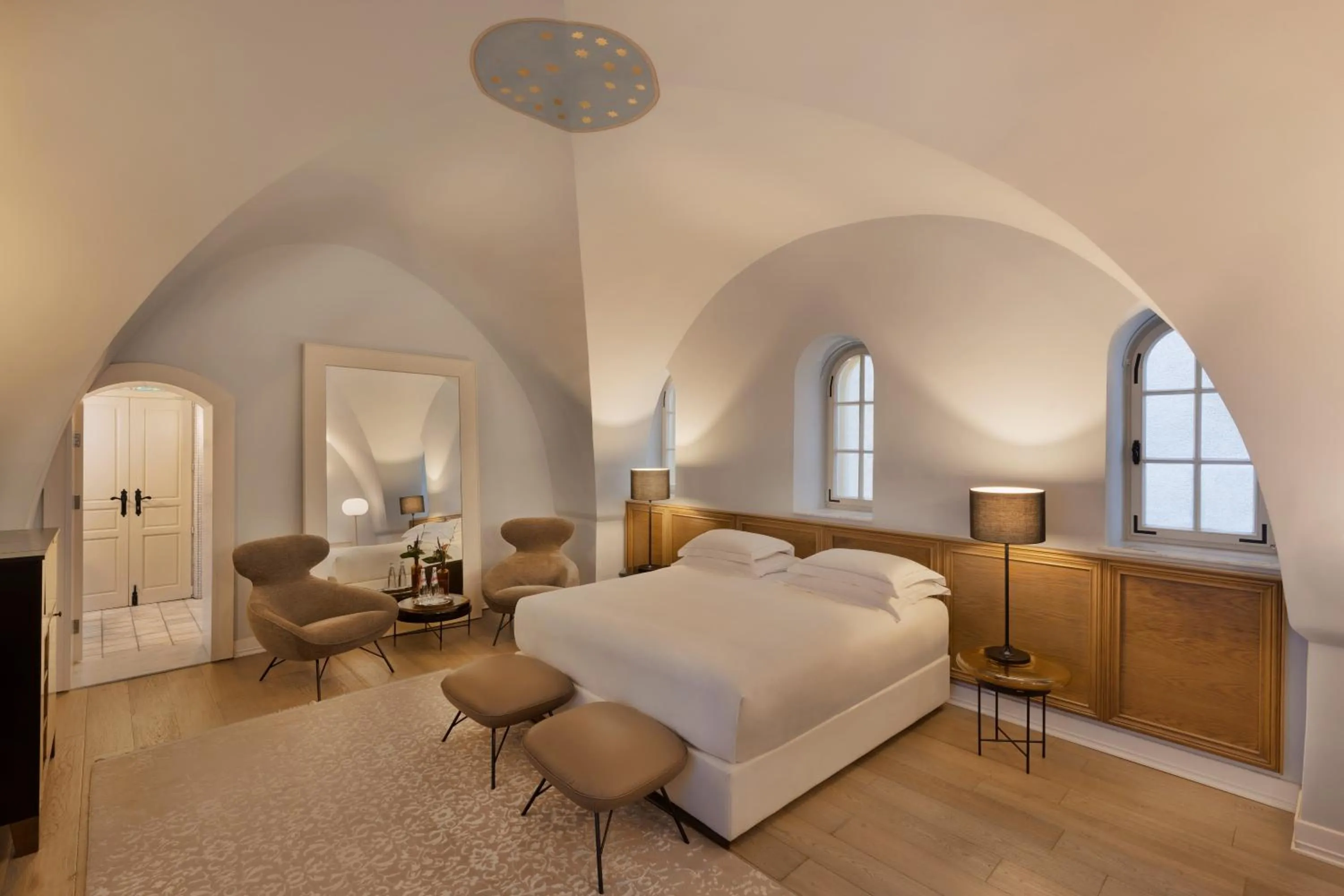 Bed in The Drisco Hotel Tel Aviv - Relais & Châteaux - Adults Only