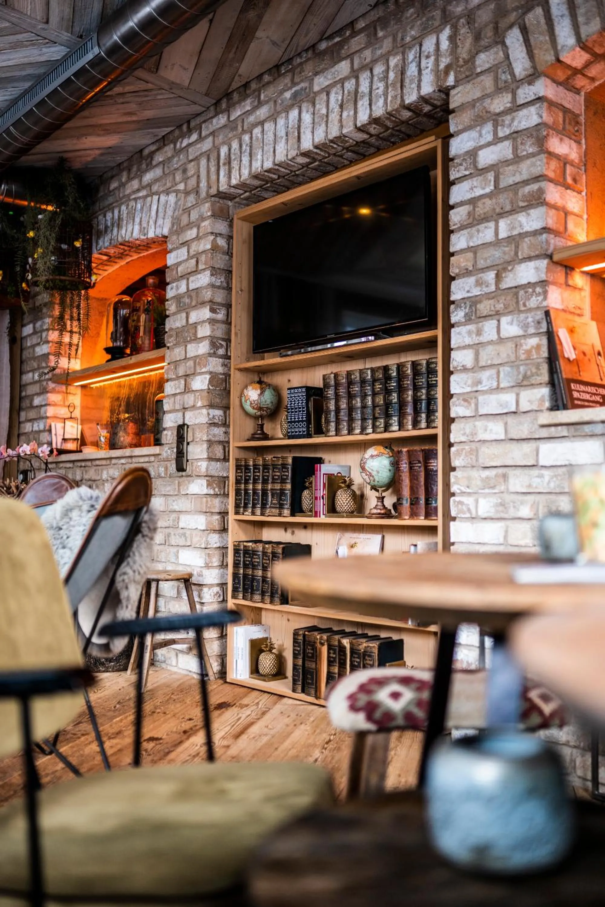 Library in Lifestyle Hotel eder