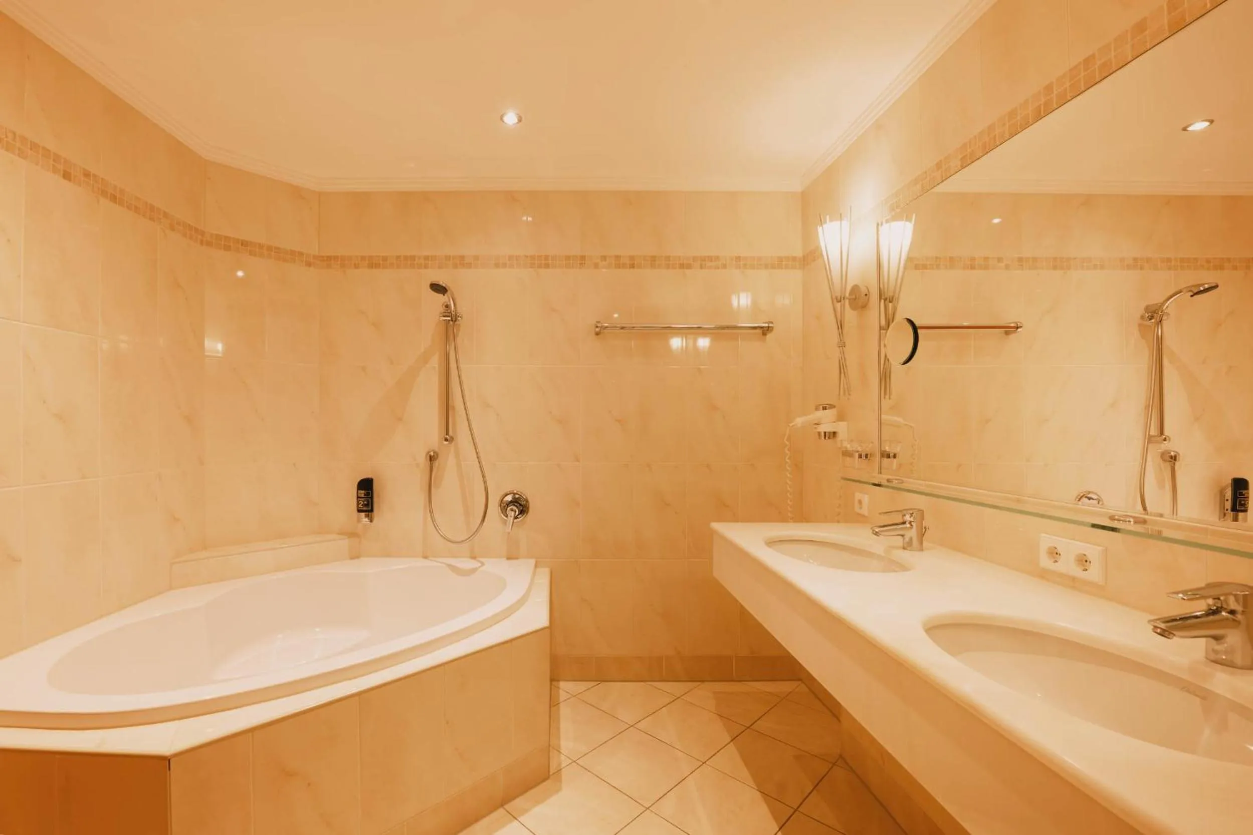 Shower in Familotel Kindl