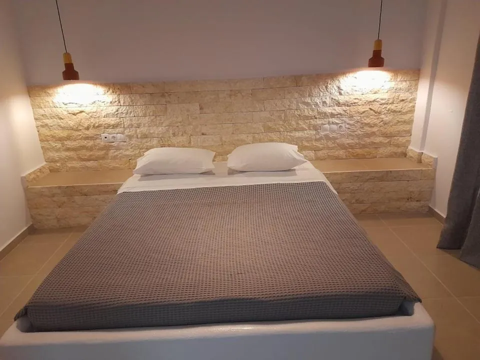 Bedroom, Bed in Glaronisia Hotel